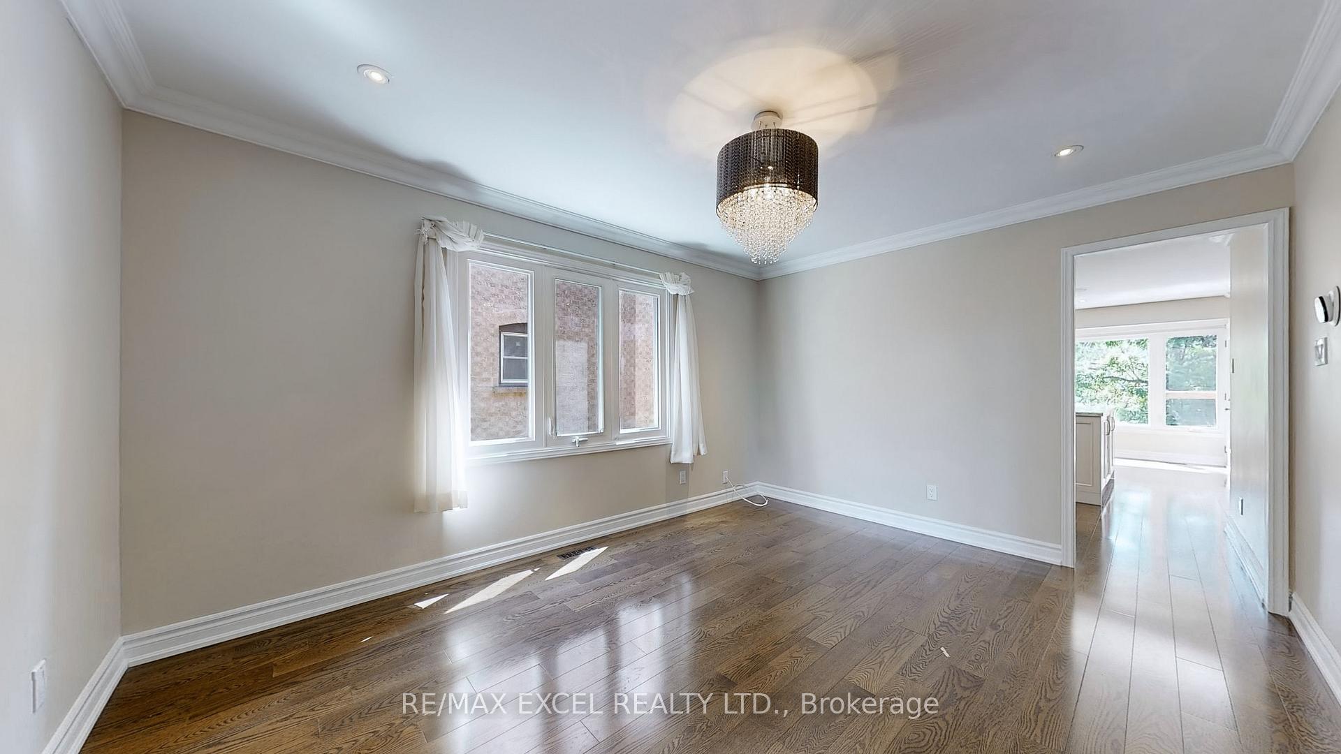 Photo 12 of 10 Alexis Road, Markham, Thornlea — HOMEH