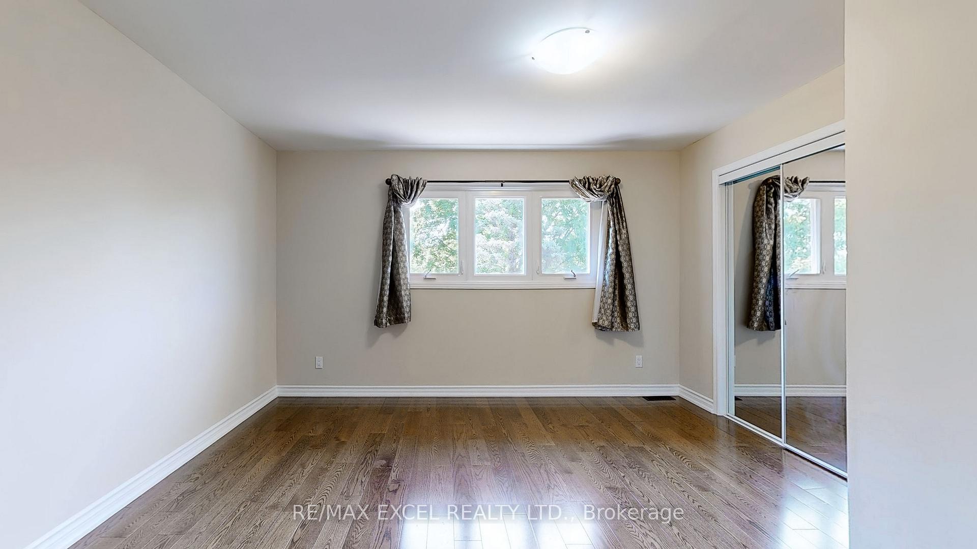 Photo 24 of 10 Alexis Road, Markham, Thornlea — HOMEH