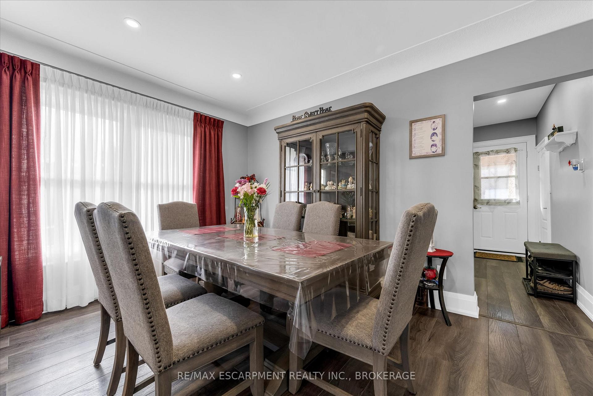 Photo 6 of 121 Edgemont Street N, Hamilton, Crown Point — HOMEH