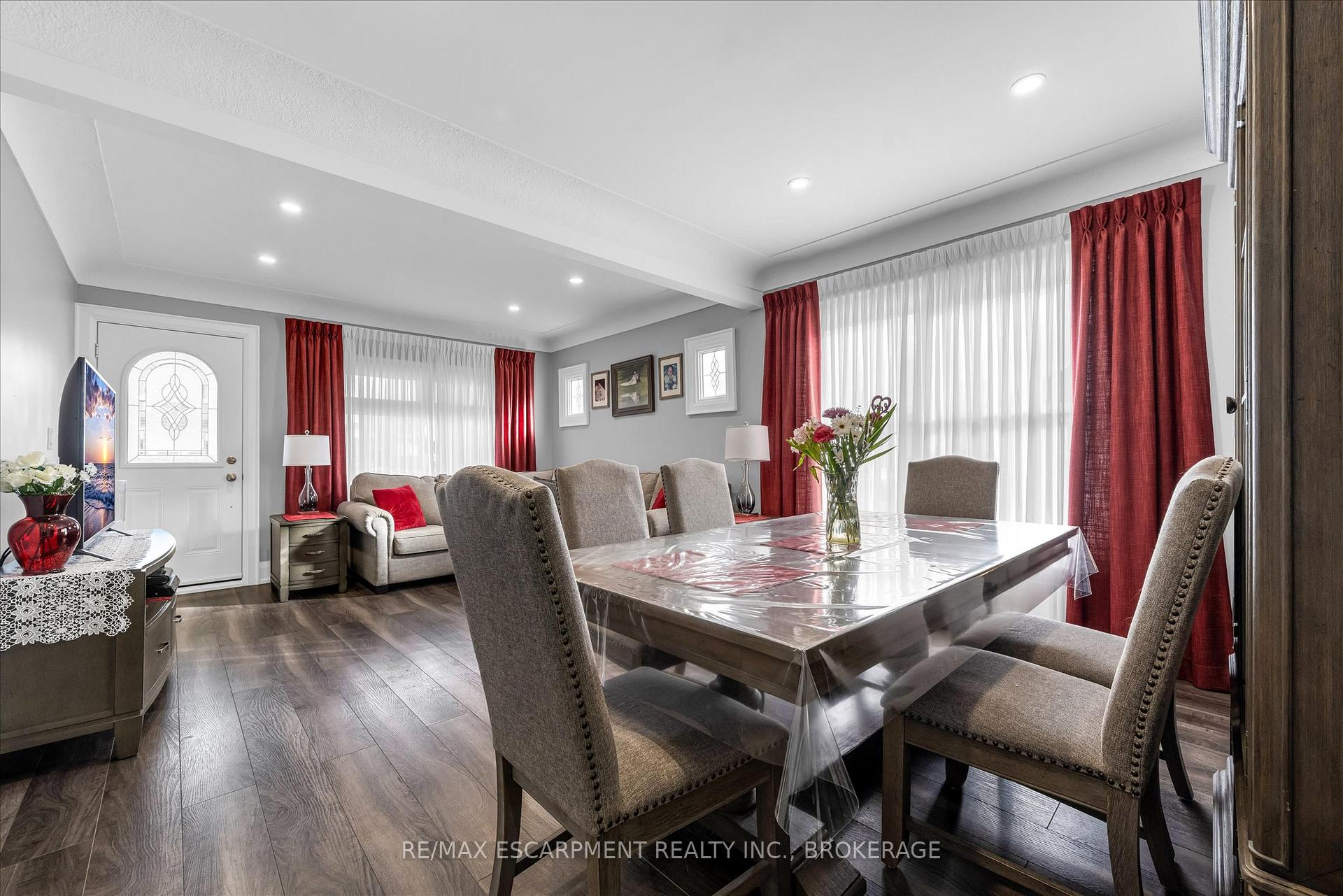 Photo 7 of 121 Edgemont Street N, Hamilton, Crown Point — HOMEH