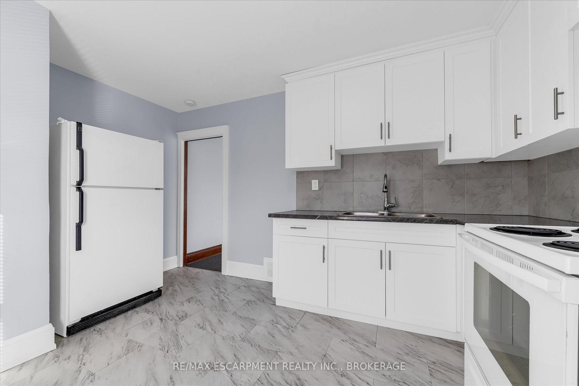Photo 16 of 121 Edgemont Street N, Hamilton, Crown Point — HOMEH