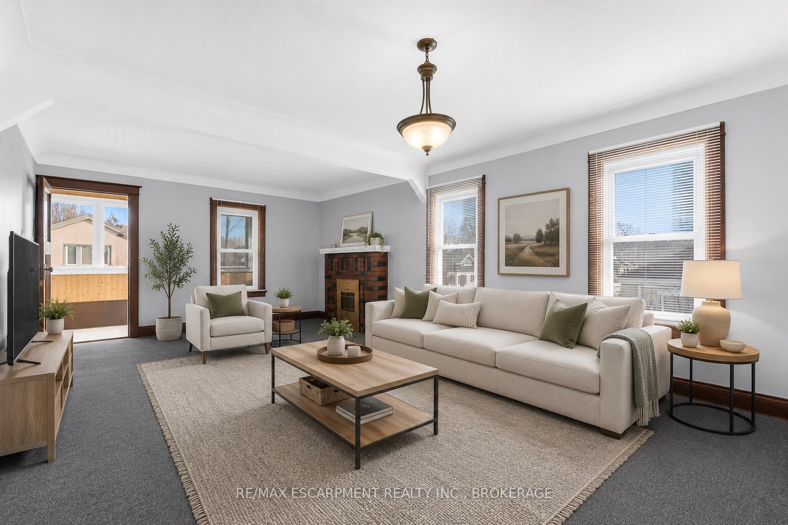Photo 18 of 121 Edgemont Street N, Hamilton, Crown Point — HOMEH