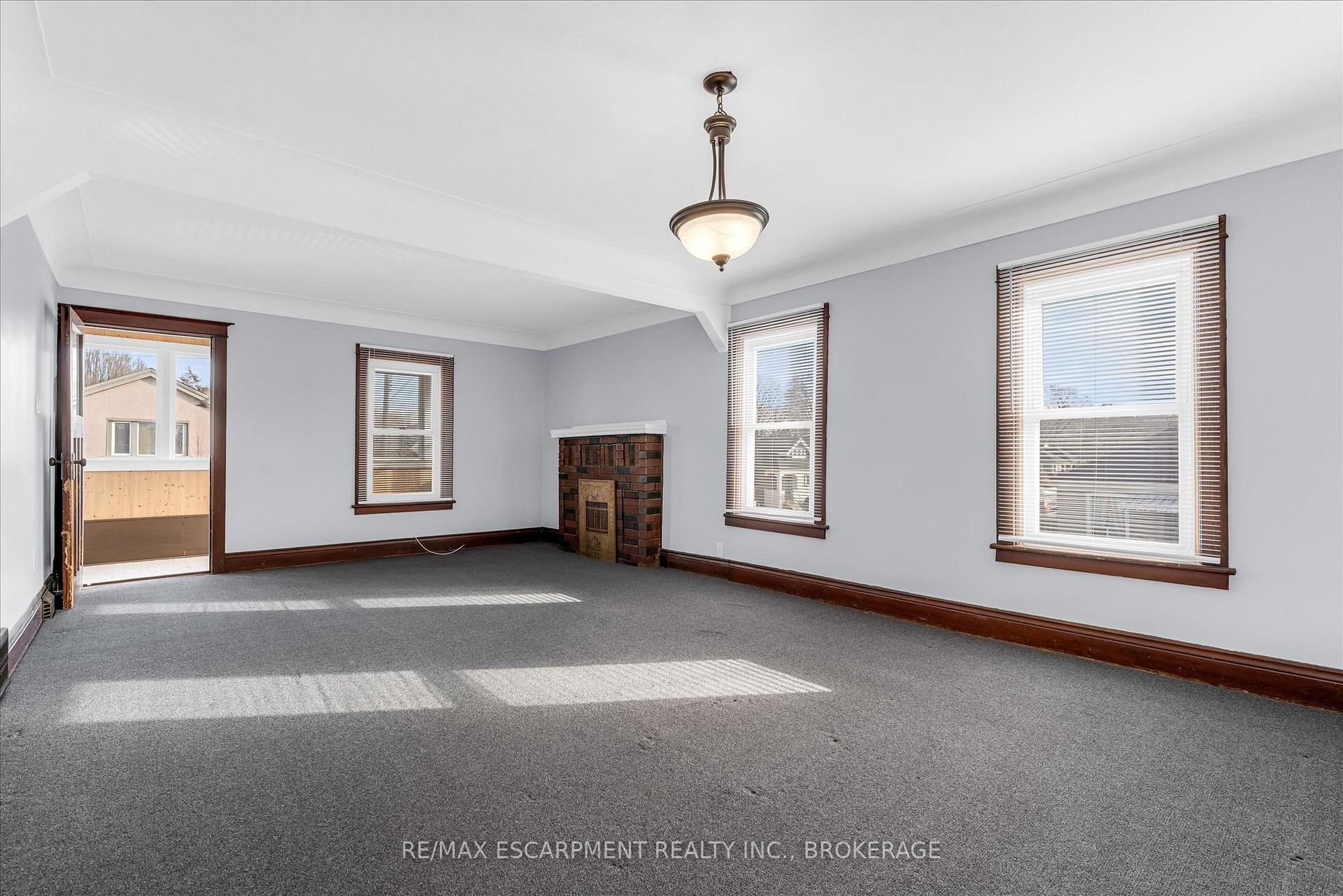 Photo 20 of 121 Edgemont Street N, Hamilton, Crown Point — HOMEH