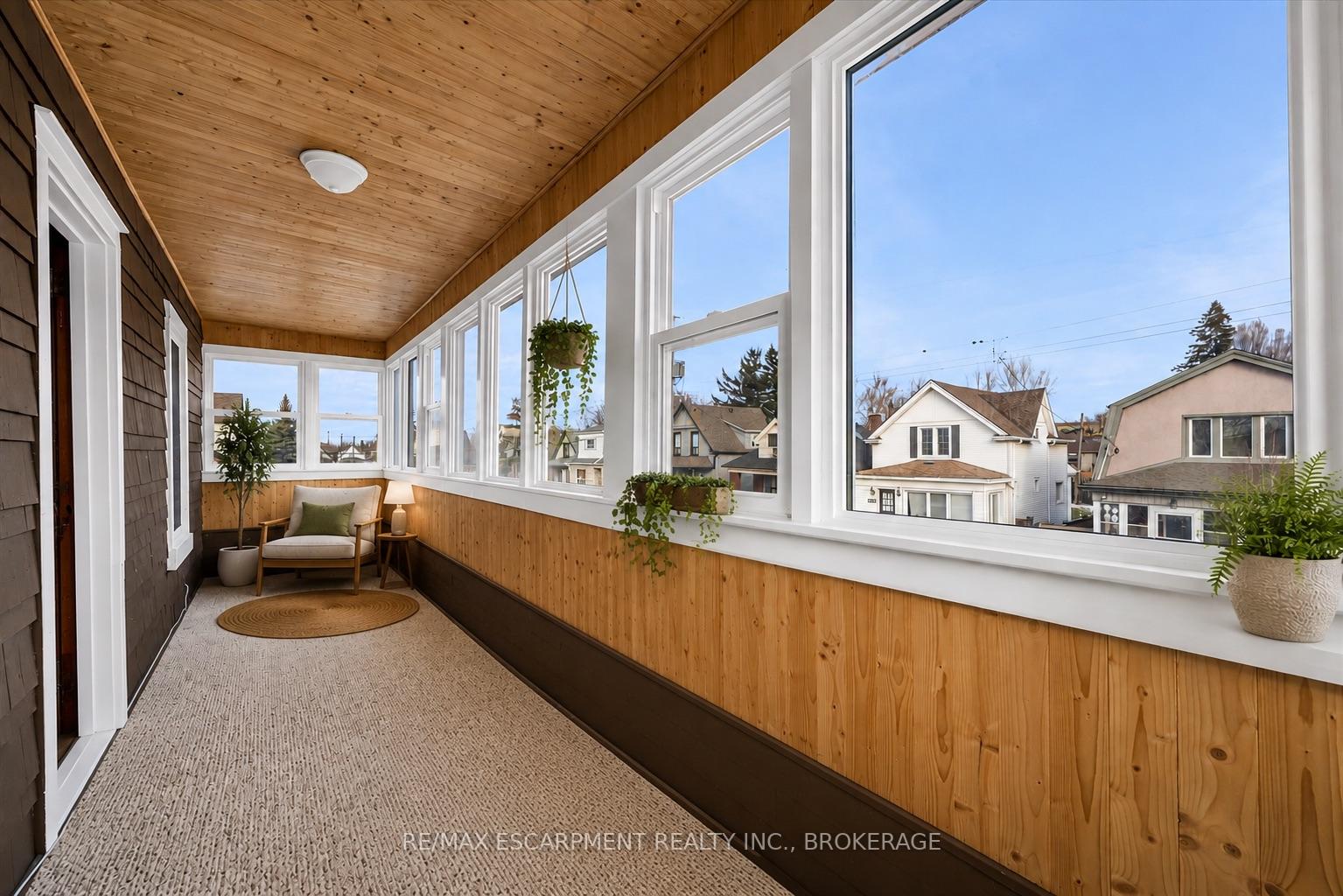 Photo 24 of 121 Edgemont Street N, Hamilton, Crown Point — HOMEH