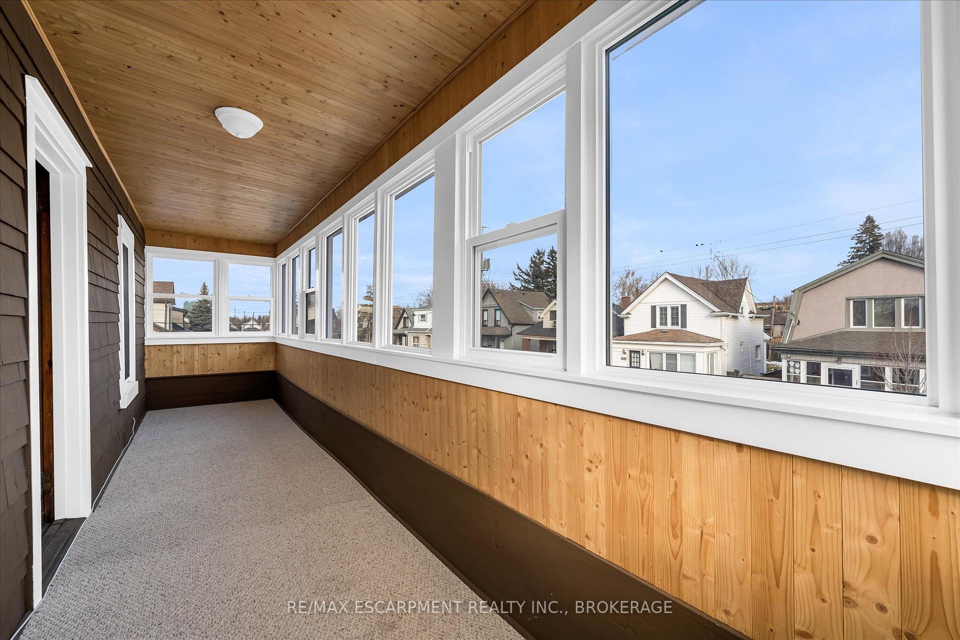 Photo 25 of 121 Edgemont Street N, Hamilton, Crown Point — HOMEH