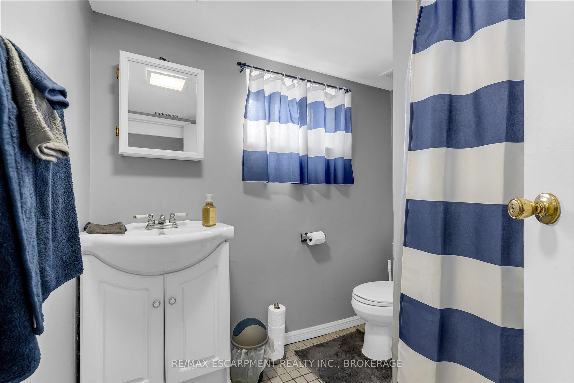 Photo 33 of 121 Edgemont Street N, Hamilton, Crown Point — HOMEH