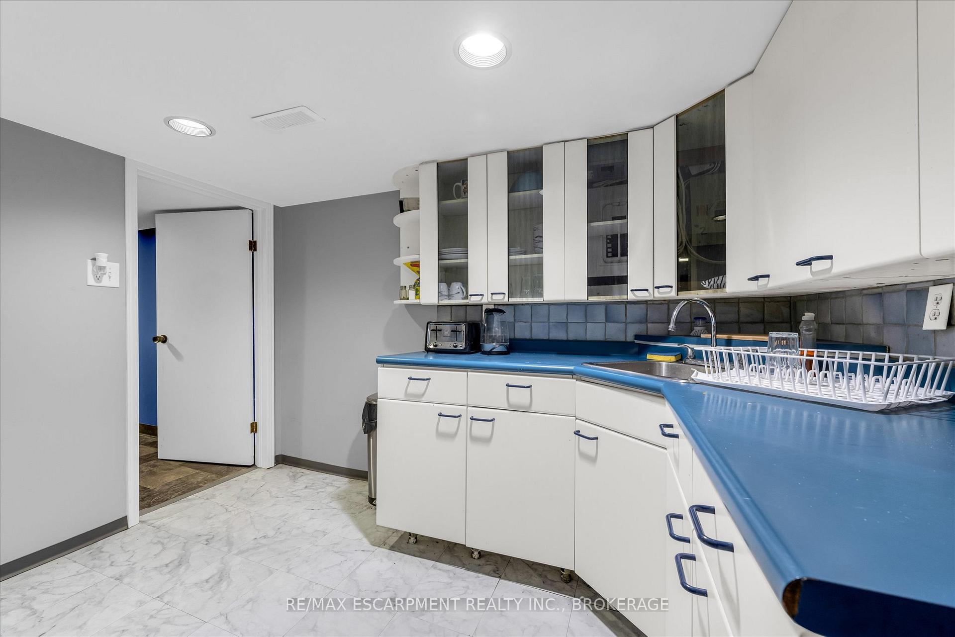 Photo 34 of 121 Edgemont Street N, Hamilton, Crown Point — HOMEH