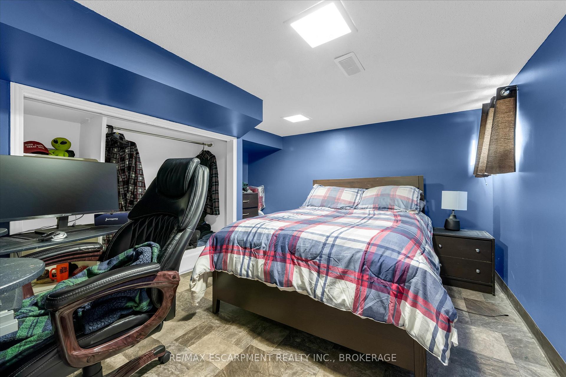 Photo 36 of 121 Edgemont Street N, Hamilton, Crown Point — HOMEH