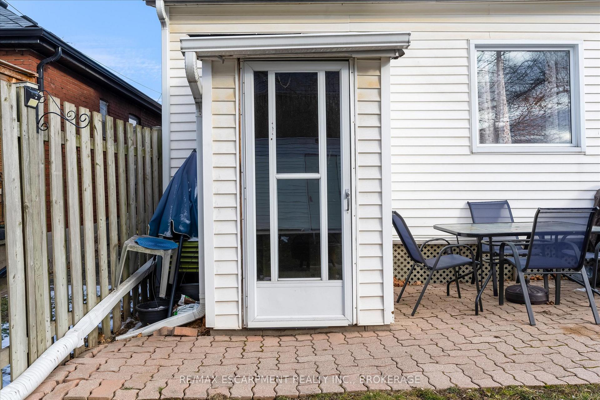 Photo 37 of 121 Edgemont Street N, Hamilton, Crown Point — HOMEH