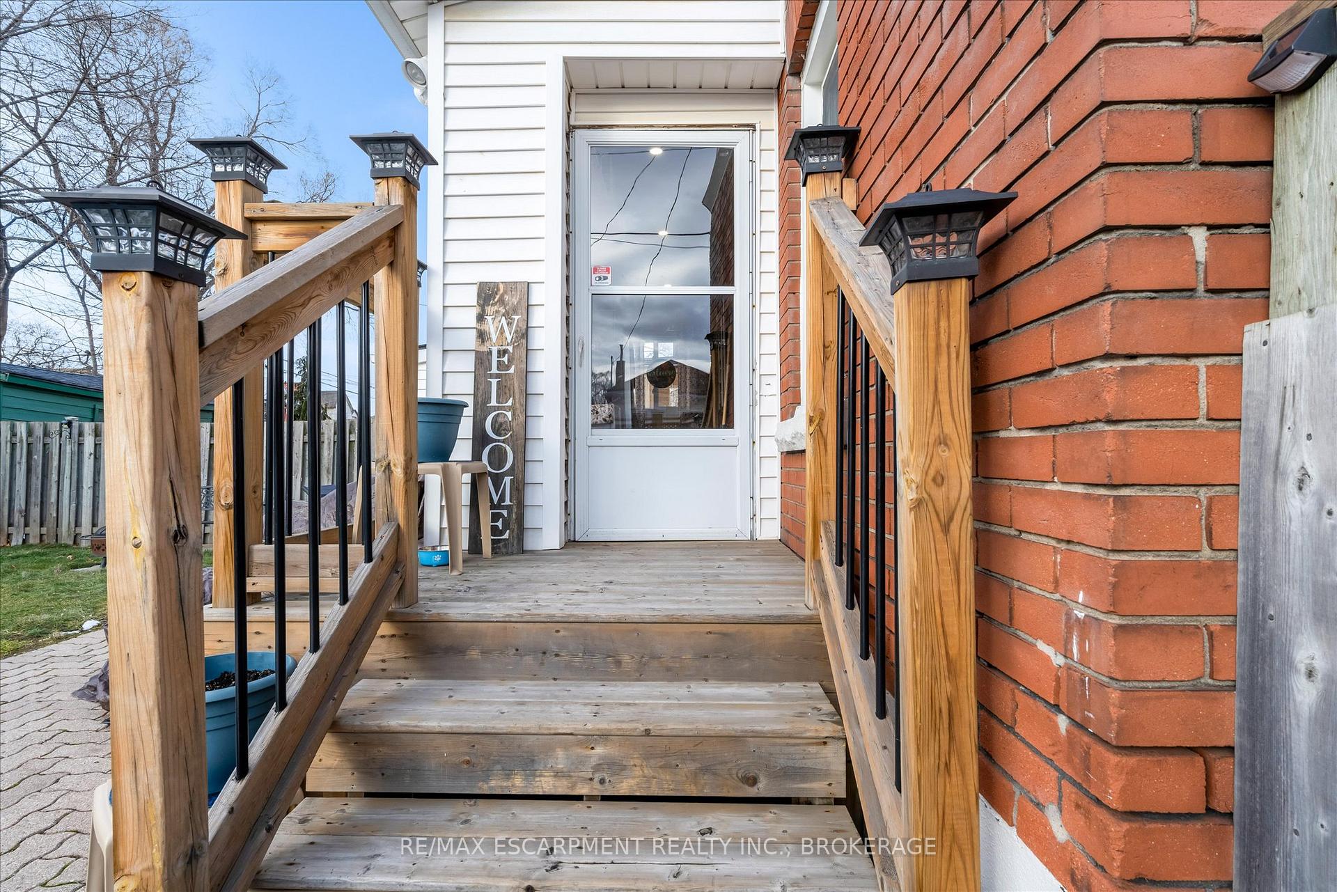 Photo 38 of 121 Edgemont Street N, Hamilton, Crown Point — HOMEH