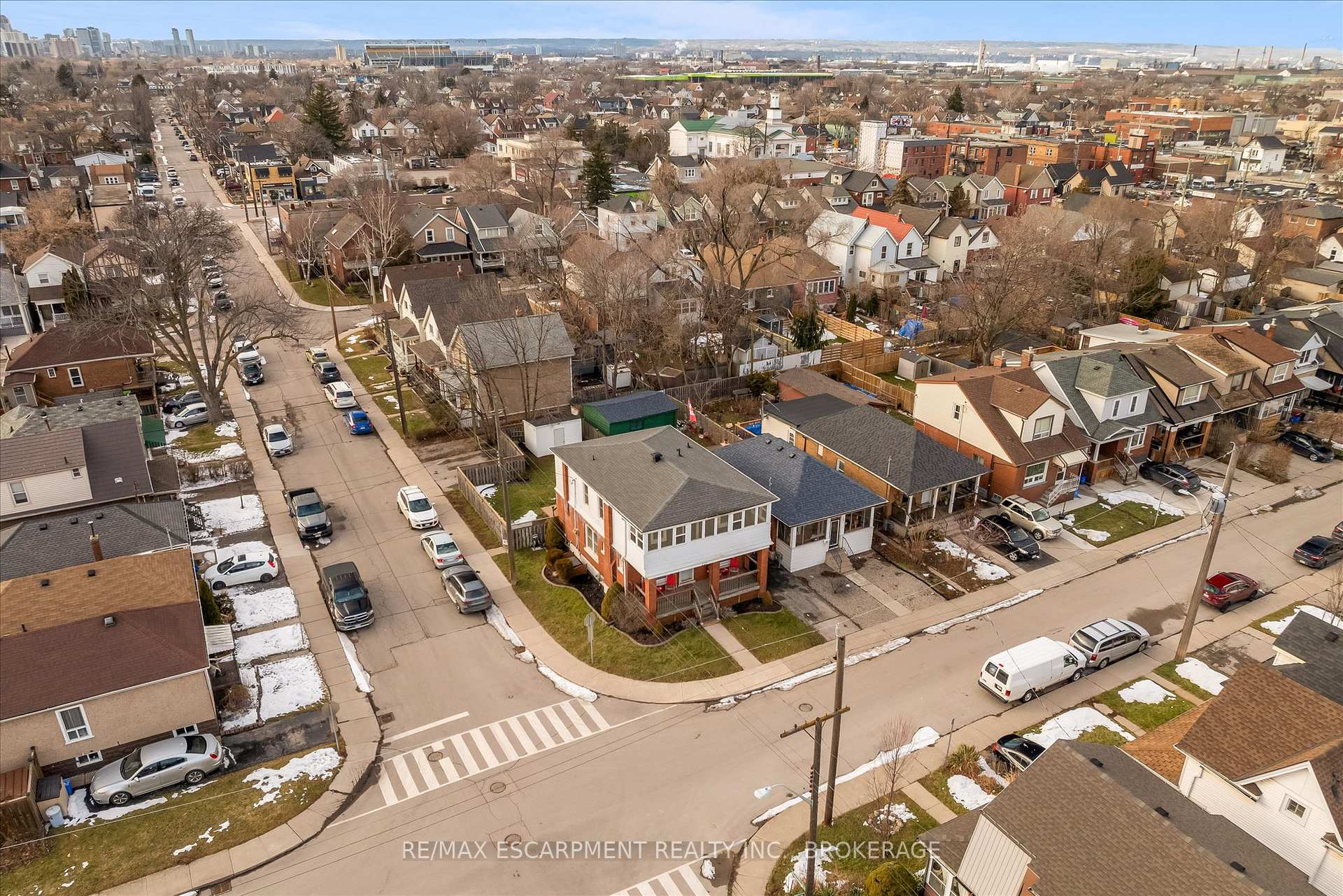 Photo 49 of 121 Edgemont Street N, Hamilton, Crown Point — HOMEH