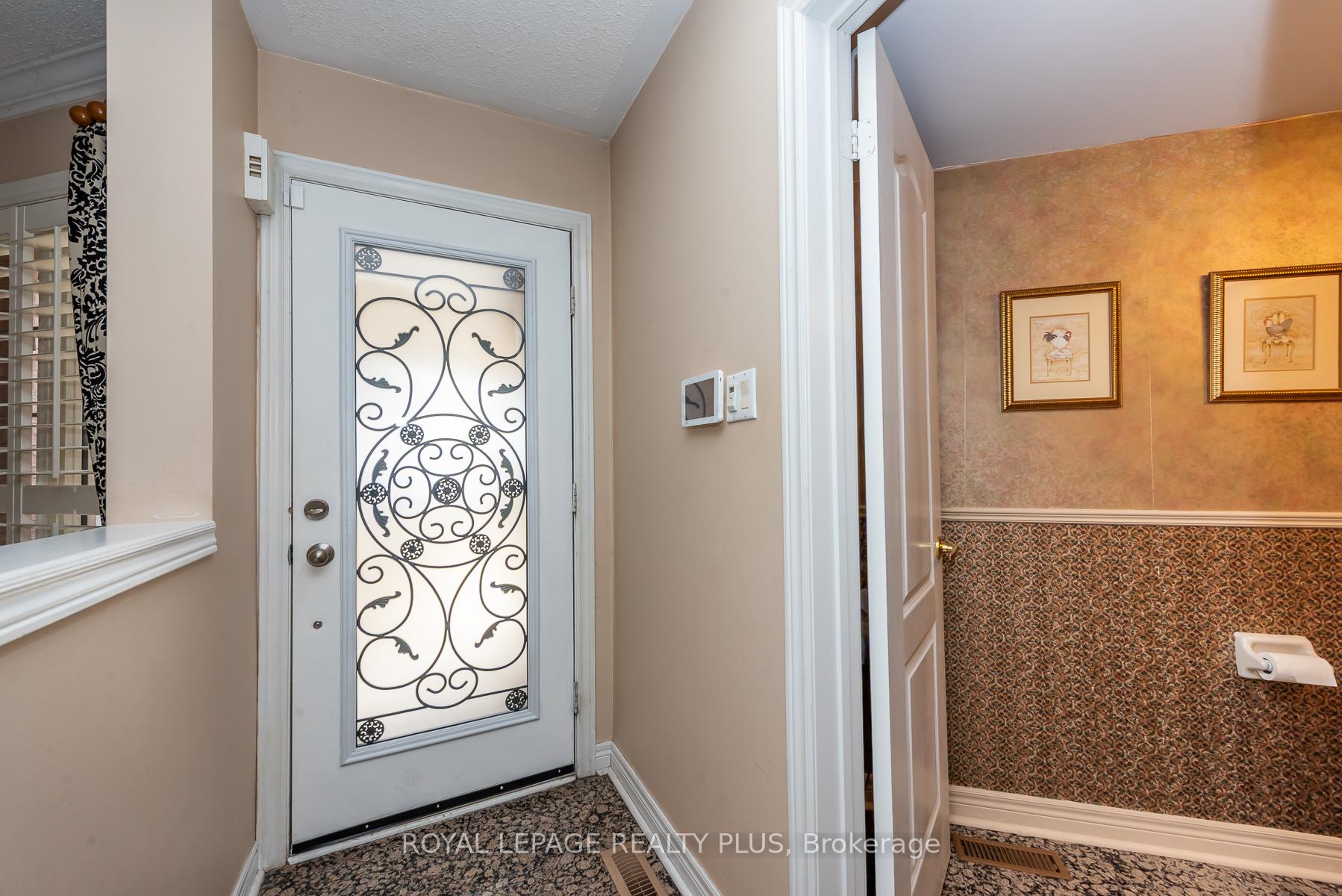Photo 2 of 6943 Buttle Station Place, Mississauga, Meadowvale Village — HOMEH