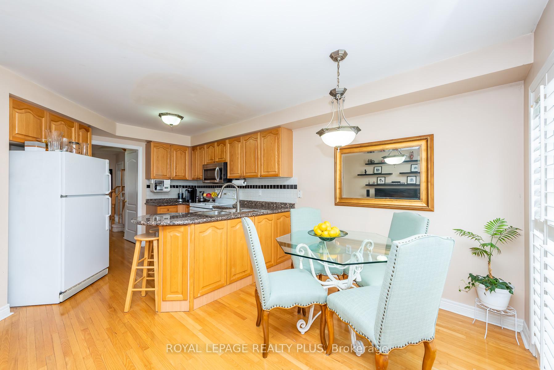 Photo 7 of 6943 Buttle Station Place, Mississauga, Meadowvale Village — HOMEH