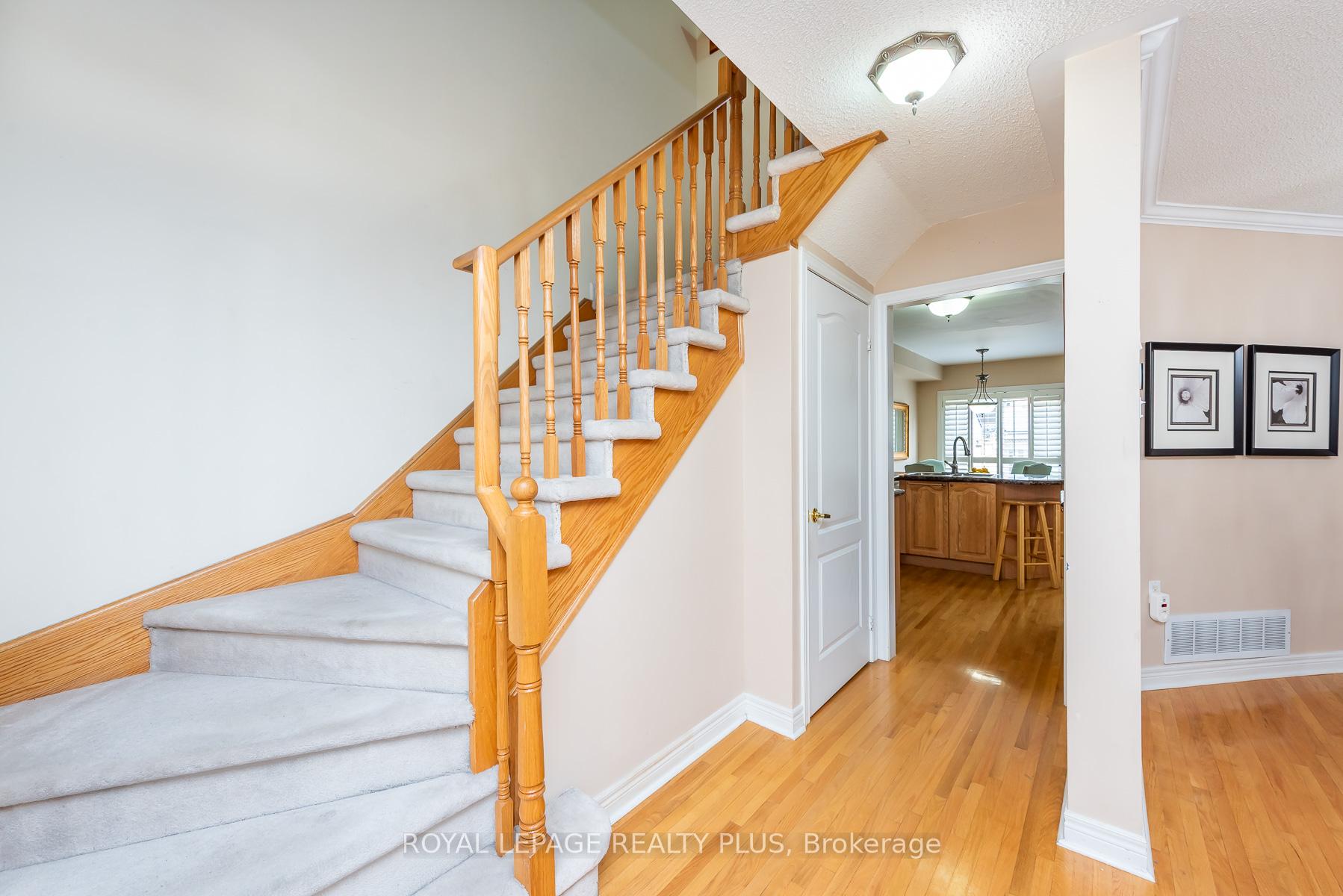 Photo 10 of 6943 Buttle Station Place, Mississauga, Meadowvale Village — HOMEH