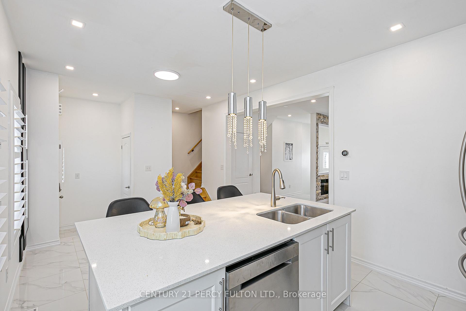 Photo 8 of 29 Vettese Court, Markham, Box Grove — HOMEH