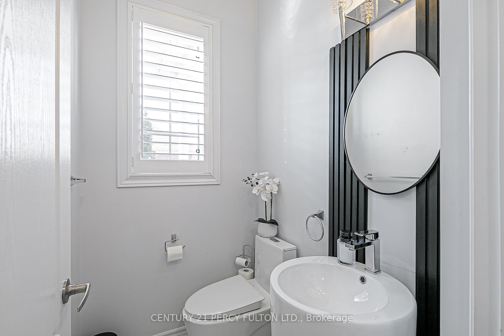 Photo 16 of 29 Vettese Court, Markham, Box Grove — HOMEH