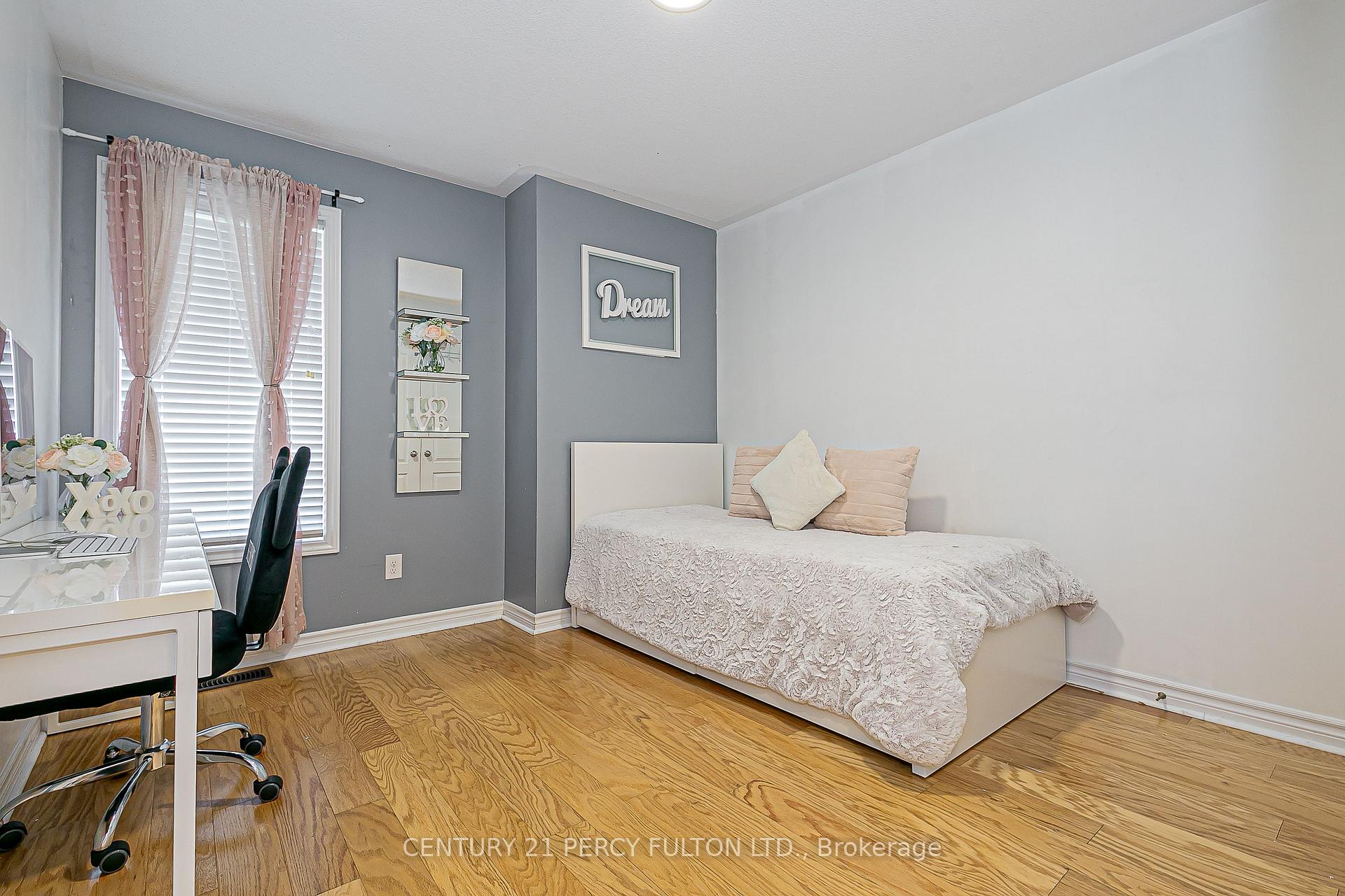 Photo 10 of 29 Vettese Court, Markham, Box Grove — HOMEH