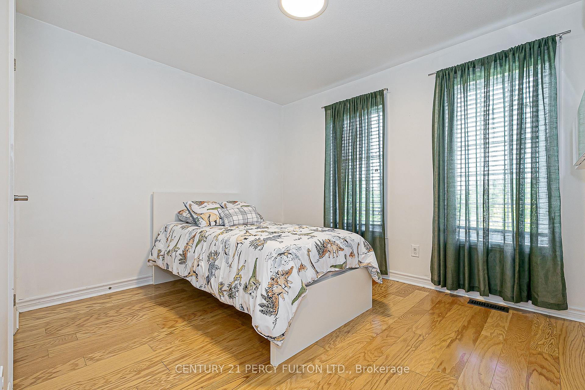 Photo 11 of 29 Vettese Court, Markham, Box Grove — HOMEH