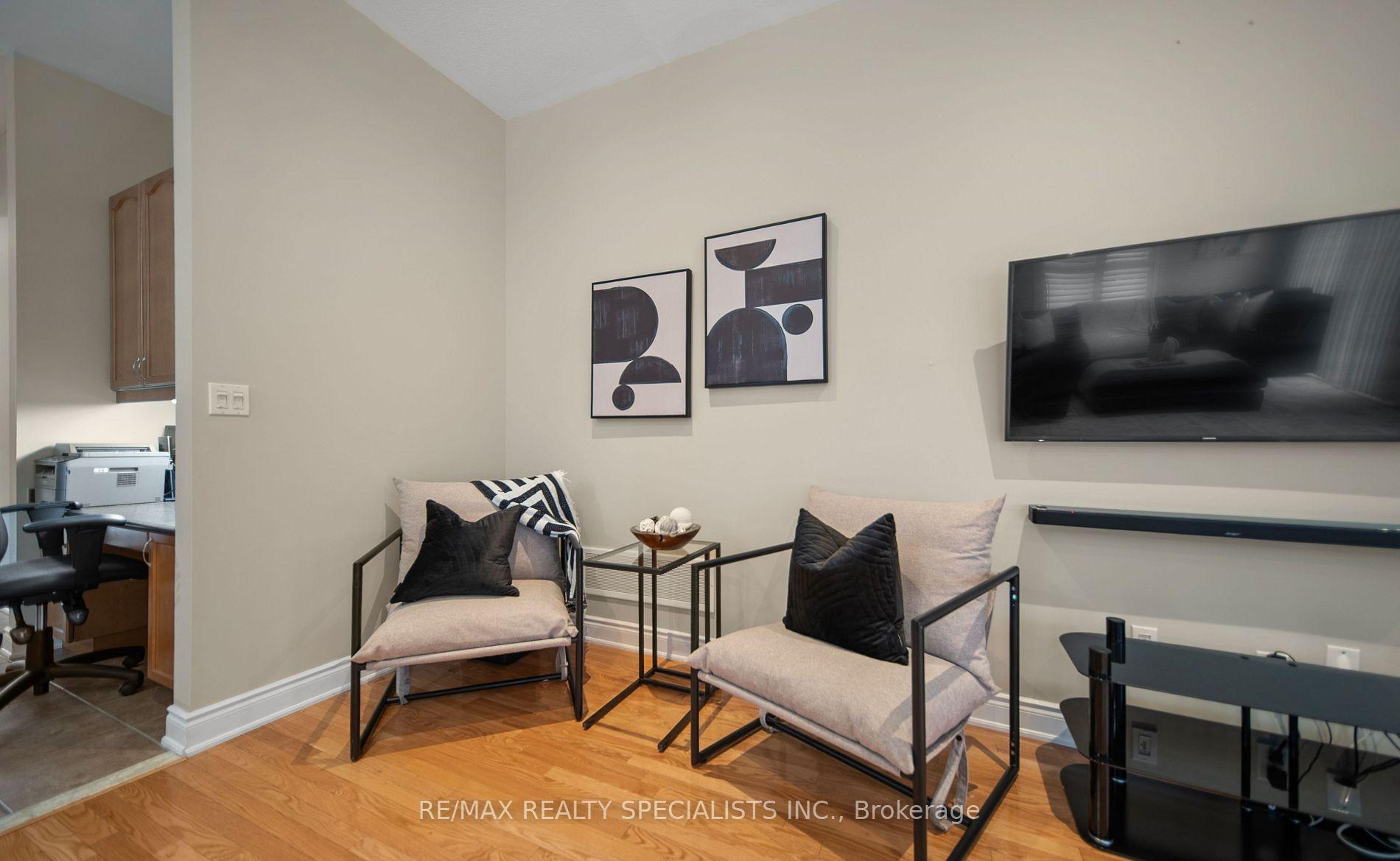 Photo 14 of 31 Saint Hubert Drive, Brampton, Vales of Castlemore North — HOMEH