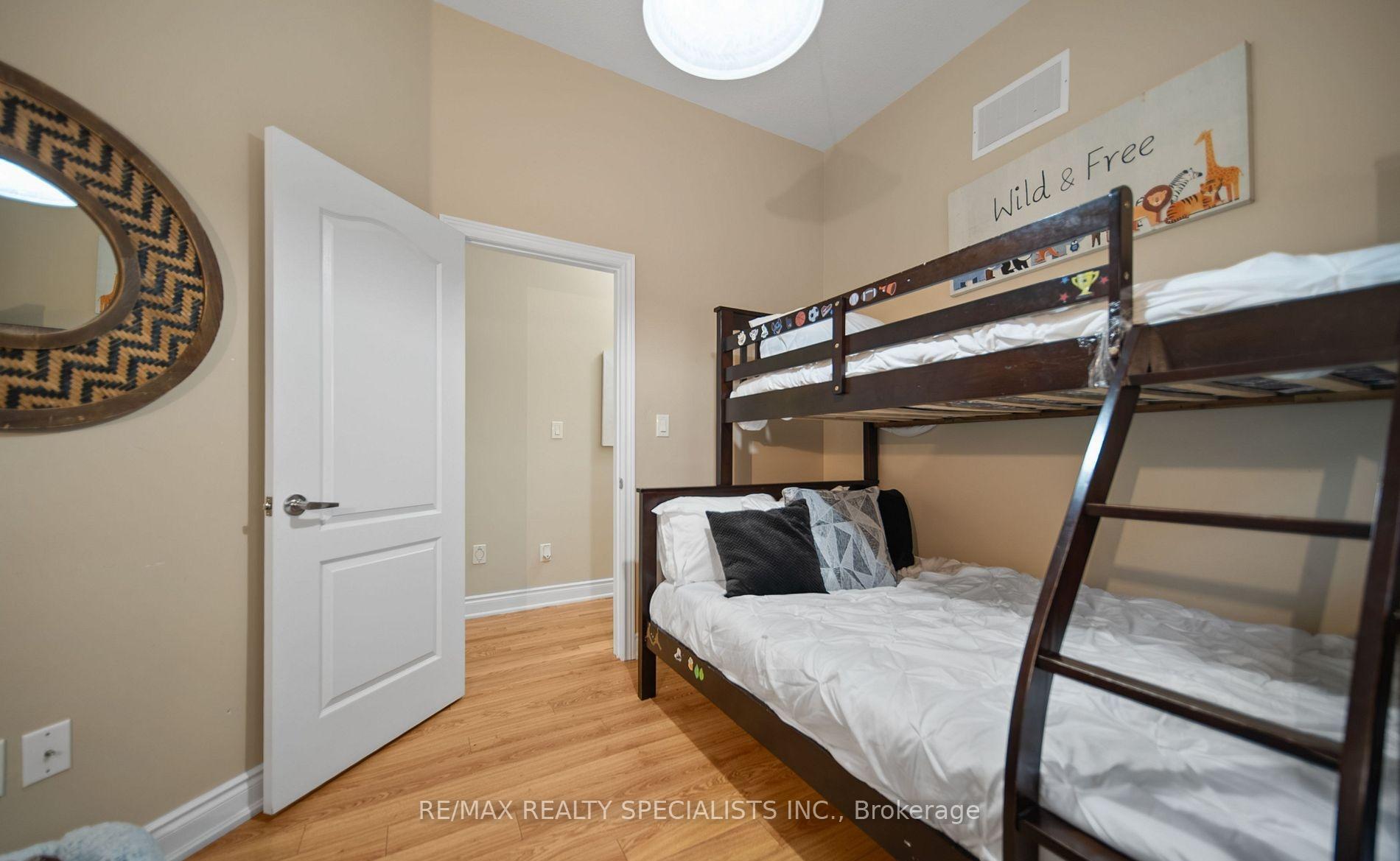 Photo 22 of 31 Saint Hubert Drive, Brampton, Vales of Castlemore North — HOMEH