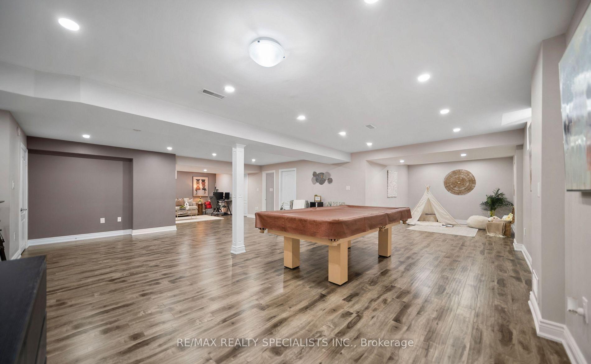Photo 29 of 31 Saint Hubert Drive, Brampton, Vales of Castlemore North — HOMEH