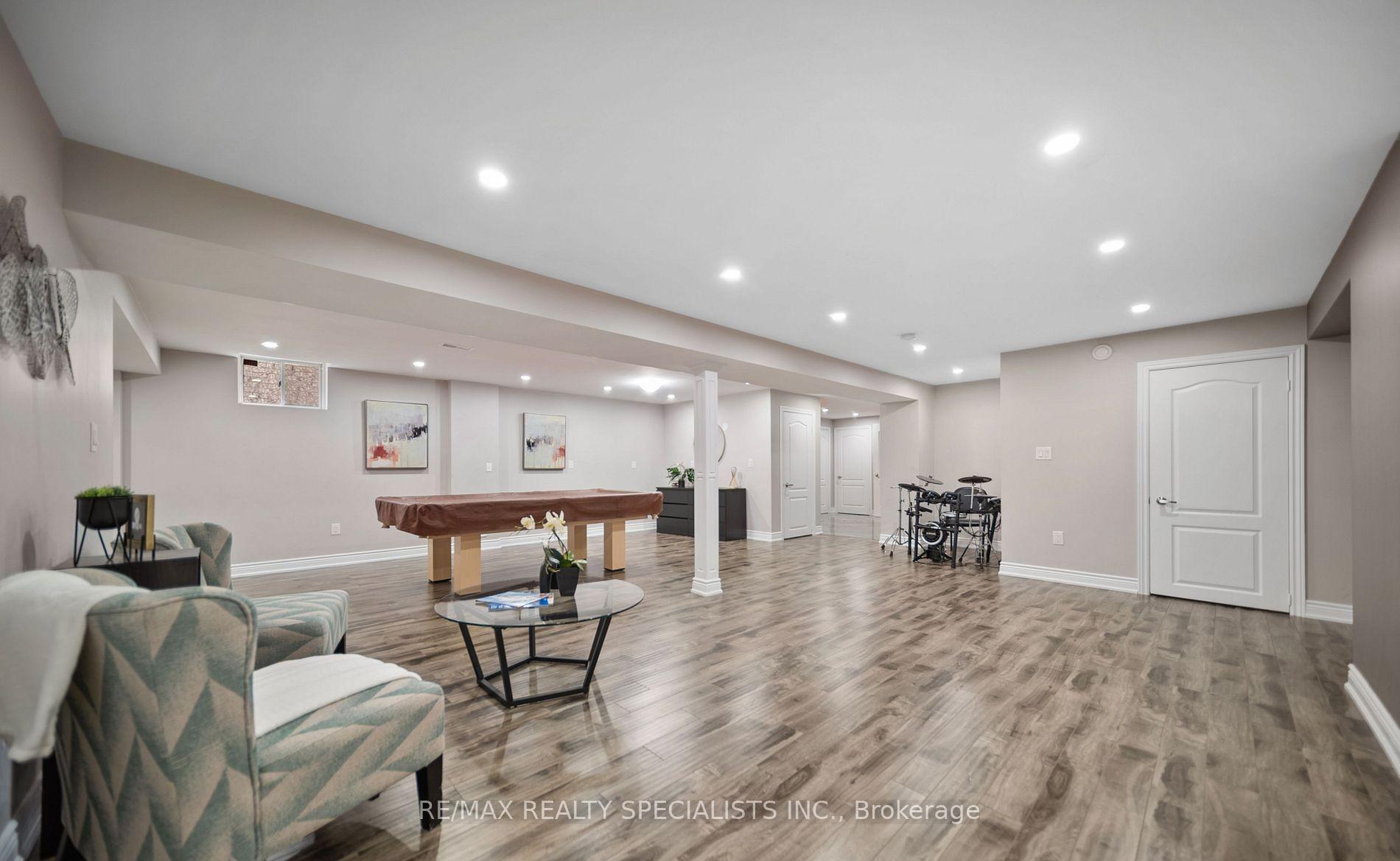 Photo 30 of 31 Saint Hubert Drive, Brampton, Vales of Castlemore North — HOMEH
