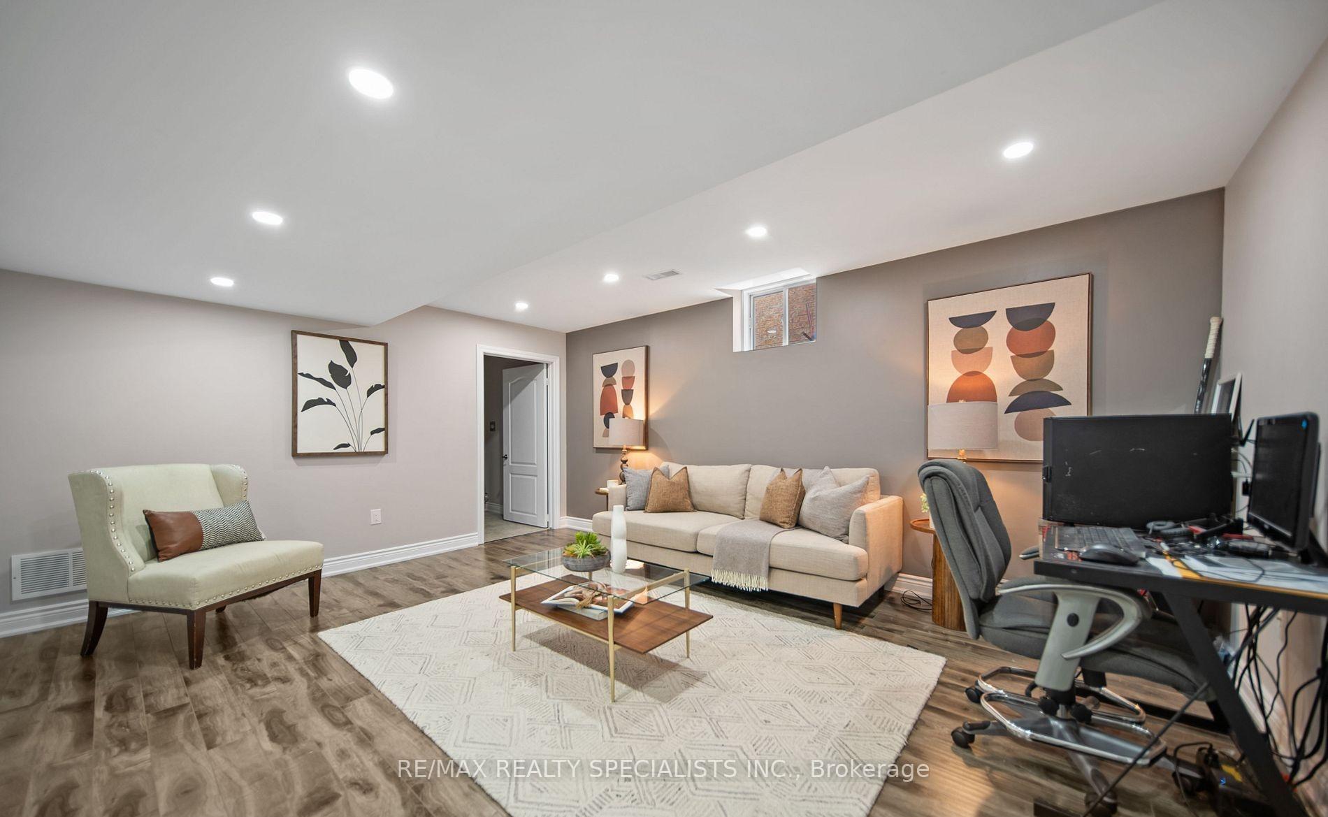 Photo 31 of 31 Saint Hubert Drive, Brampton, Vales of Castlemore North — HOMEH