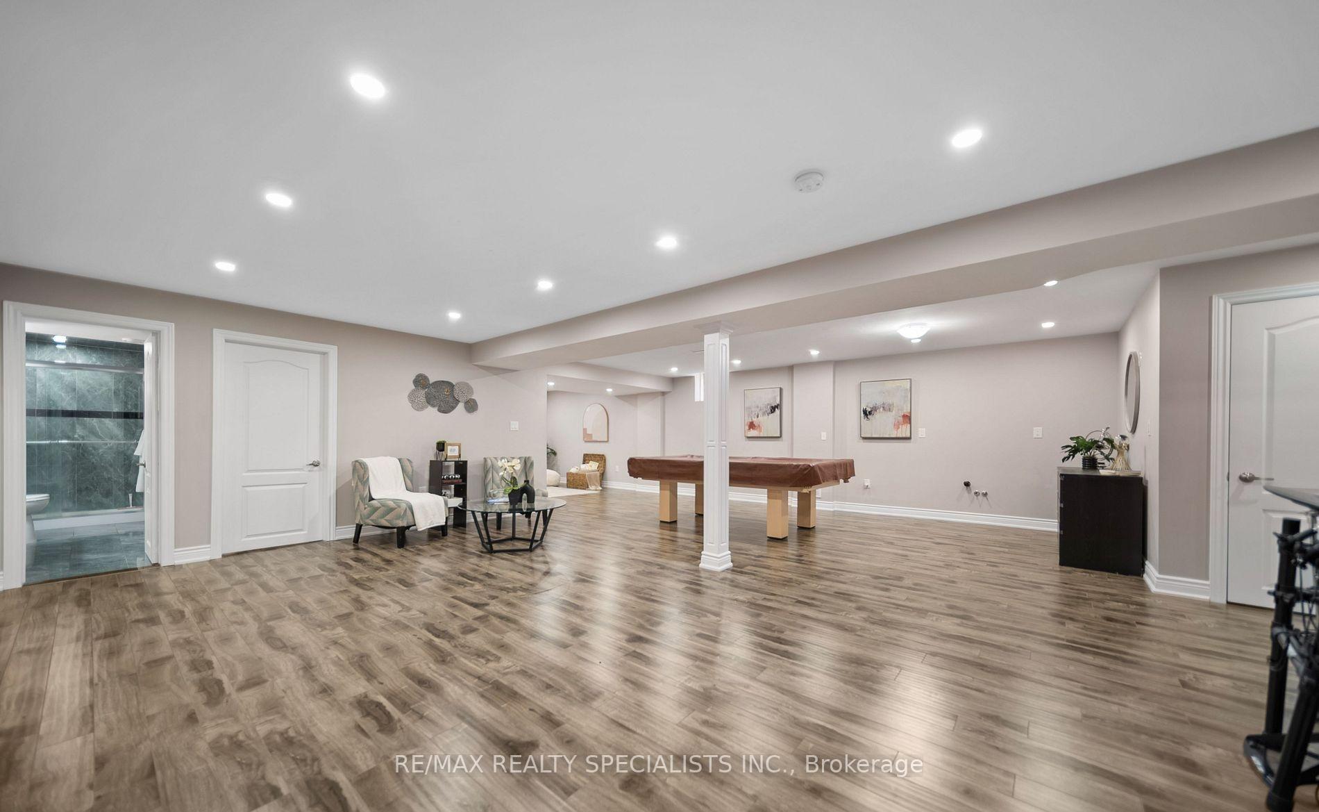 Photo 35 of 31 Saint Hubert Drive, Brampton, Vales of Castlemore North — HOMEH
