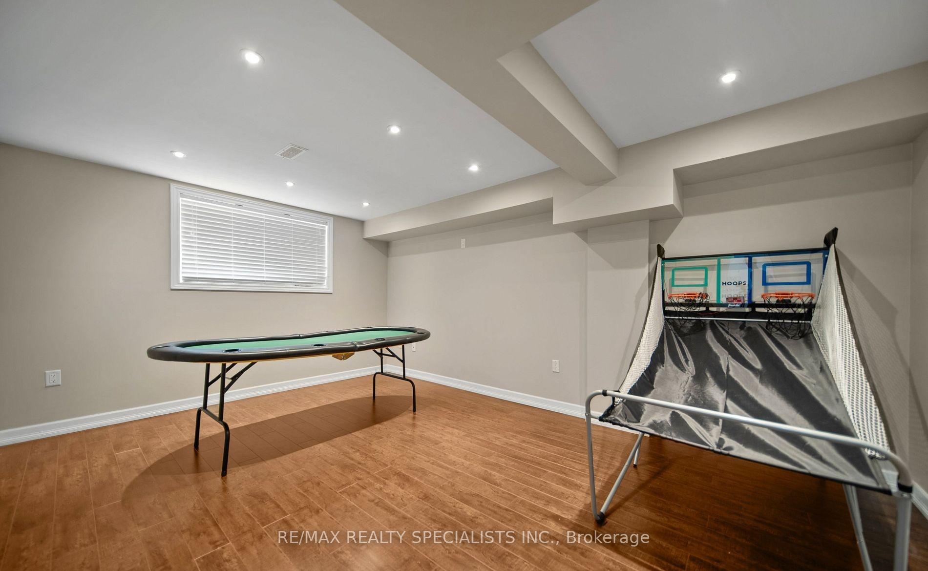 Photo 36 of 31 Saint Hubert Drive, Brampton, Vales of Castlemore North — HOMEH