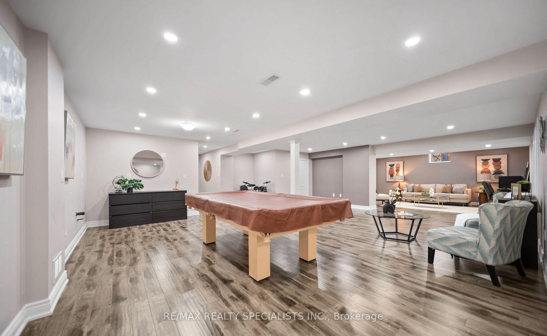 Photo 37 of 31 Saint Hubert Drive, Brampton, Vales of Castlemore North — HOMEH