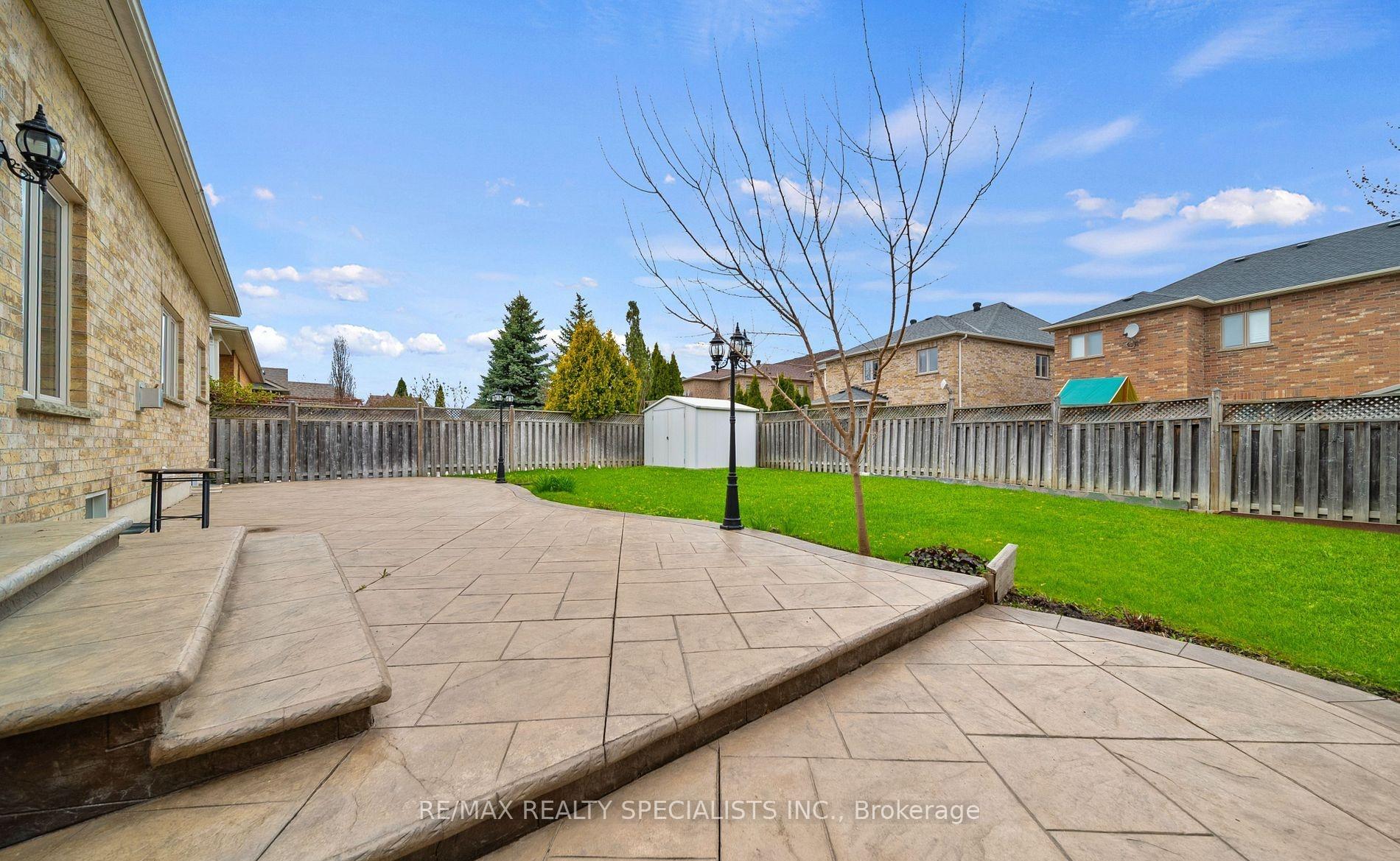 Photo 41 of 31 Saint Hubert Drive, Brampton, Vales of Castlemore North — HOMEH