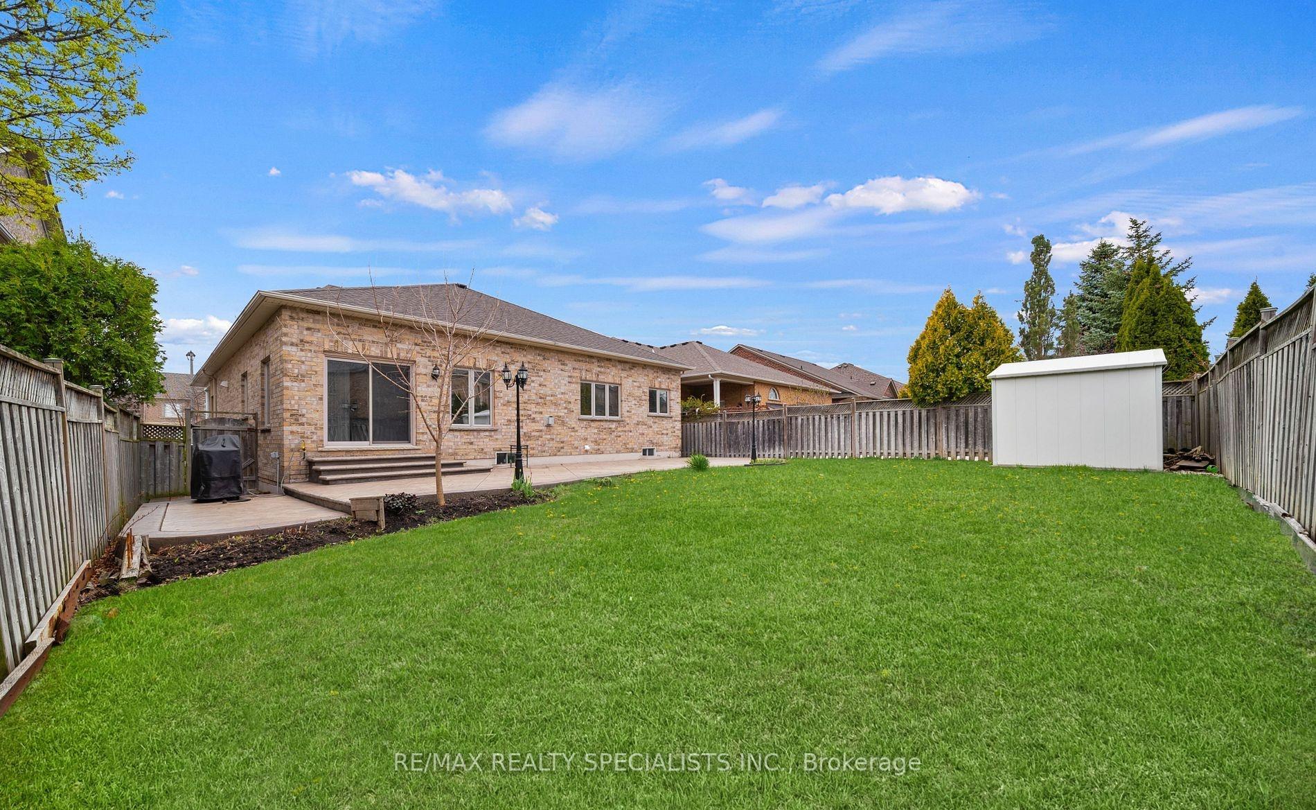 Photo 42 of 31 Saint Hubert Drive, Brampton, Vales of Castlemore North — HOMEH