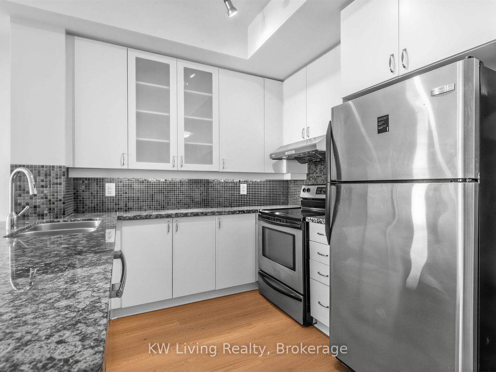 Photo 6 of Unit 604, 21 Upper Duke Crescent, Markham, Unionville — HOMEH