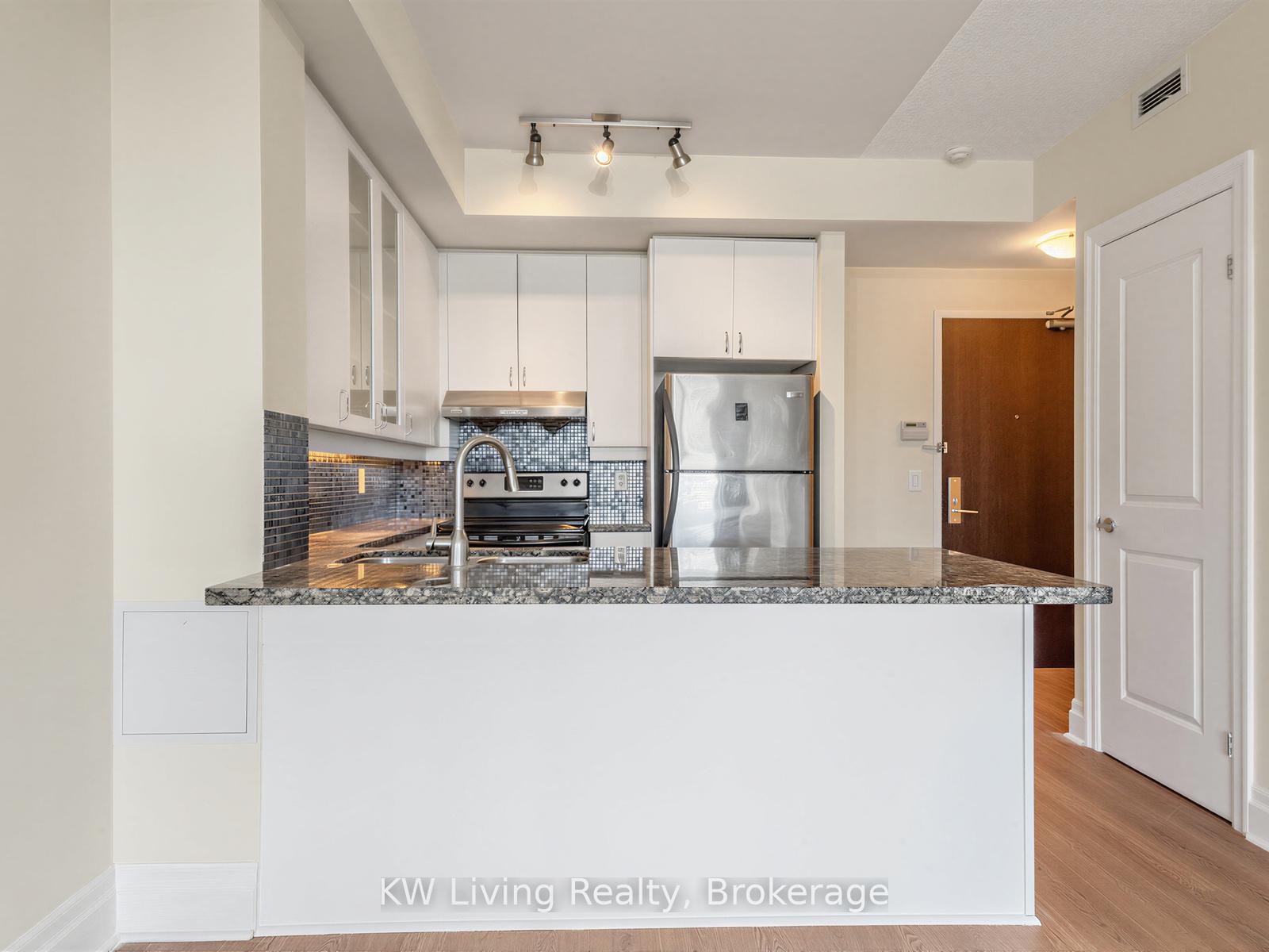 Photo 8 of Unit 604, 21 Upper Duke Crescent, Markham, Unionville — HOMEH