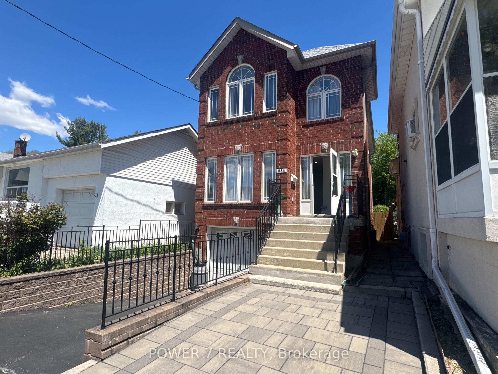 Photo 2 of 85B Maybourne Avenue, Scarborough, Clairlea-Birchmount — HOMEH