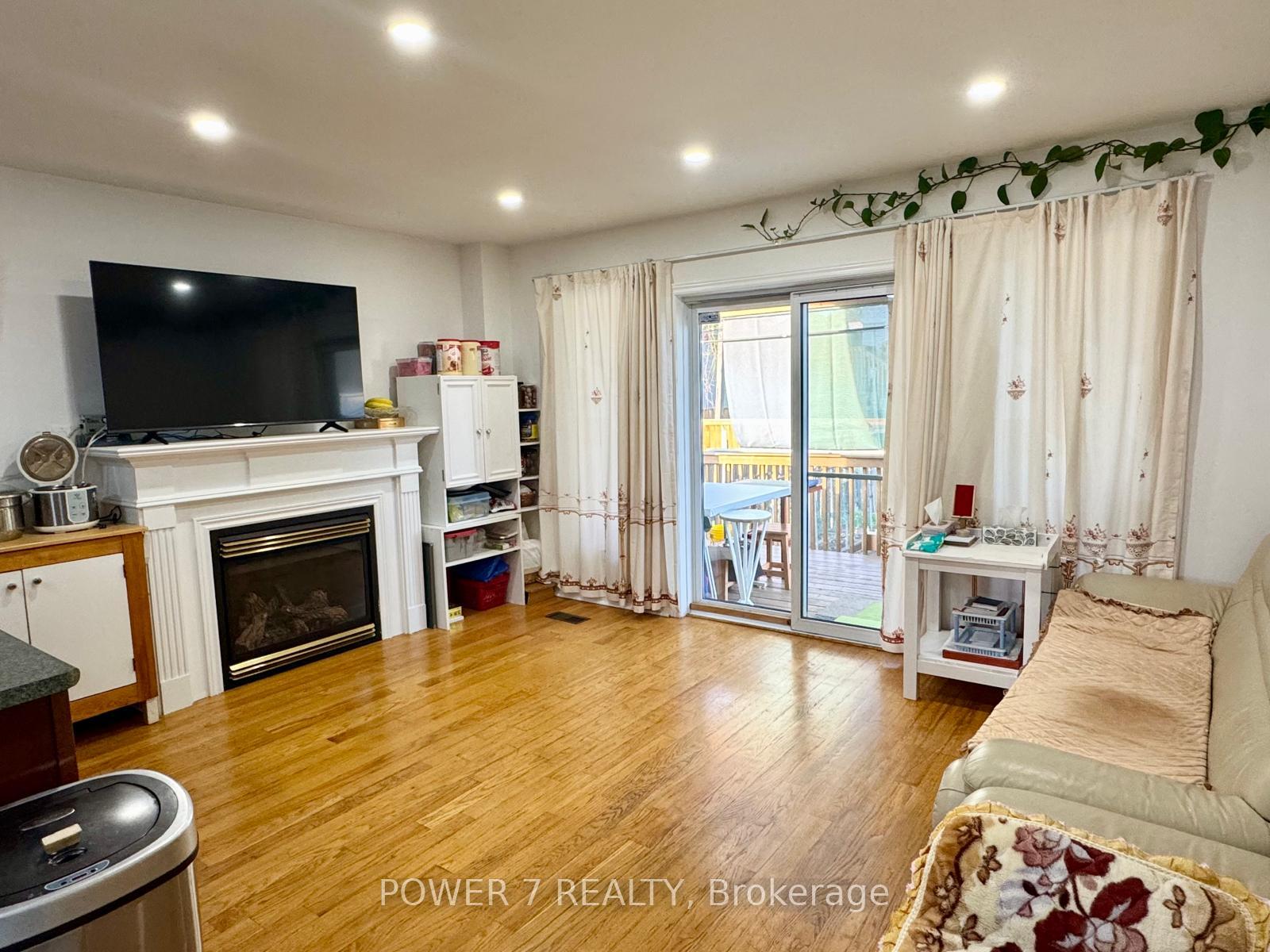 Photo 8 of 85B Maybourne Avenue, Scarborough, Clairlea-Birchmount — HOMEH