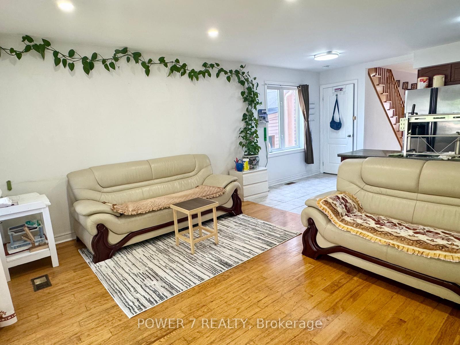 Photo 9 of 85B Maybourne Avenue, Scarborough, Clairlea-Birchmount — HOMEH