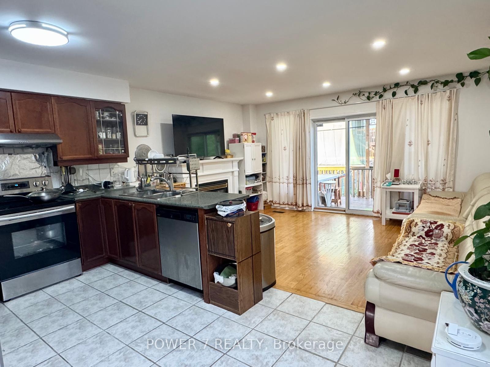 Photo 11 of 85B Maybourne Avenue, Scarborough, Clairlea-Birchmount — HOMEH