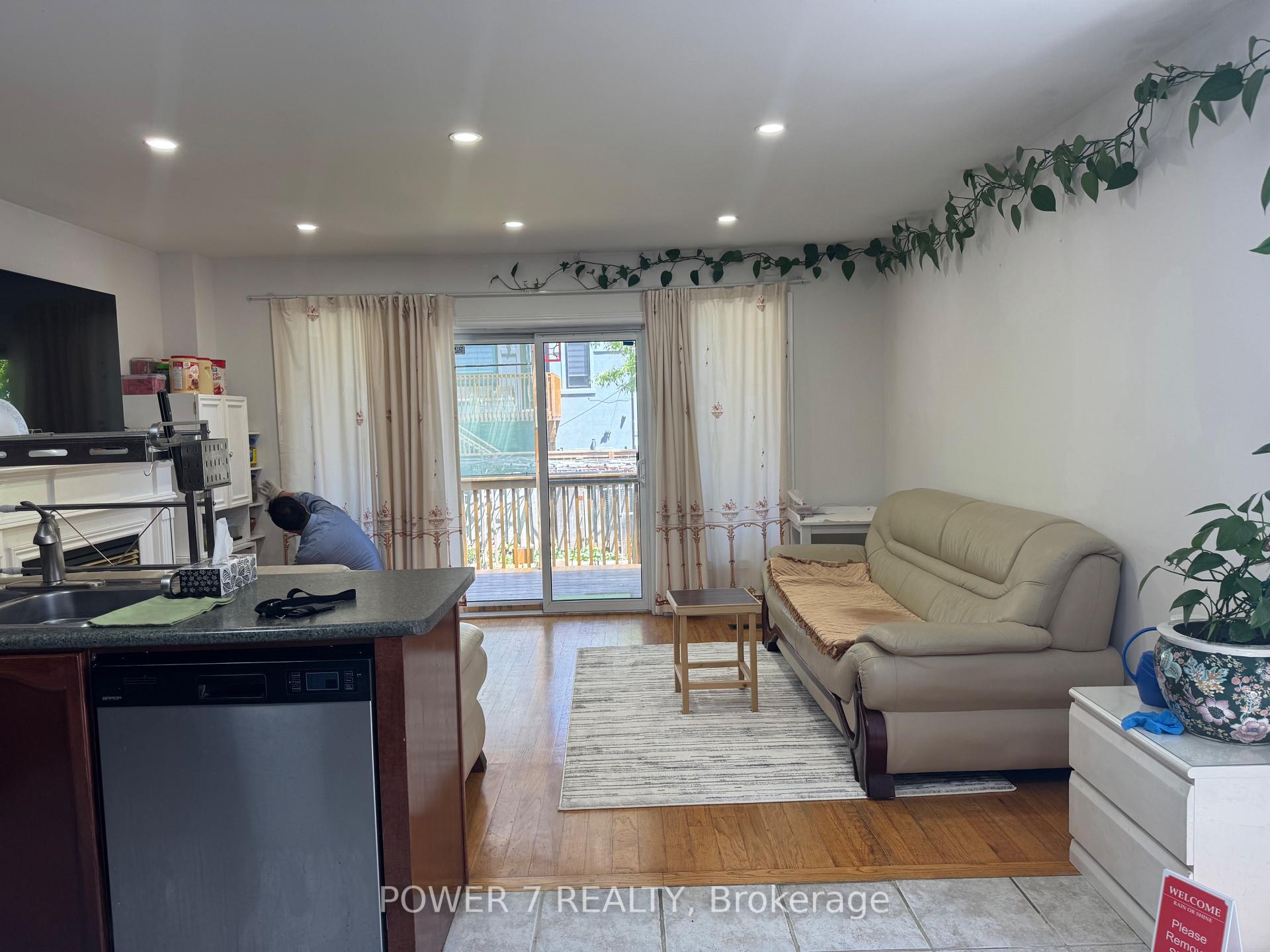Photo 12 of 85B Maybourne Avenue, Scarborough, Clairlea-Birchmount — HOMEH