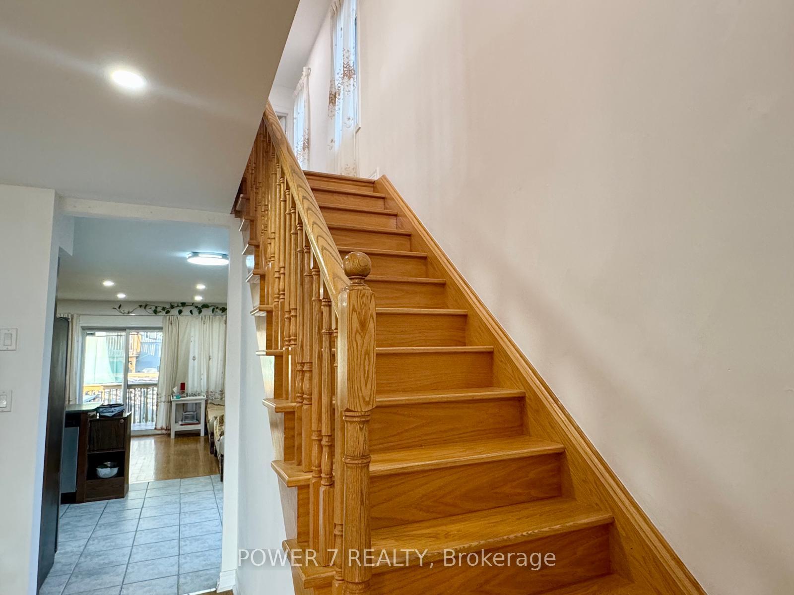 Photo 13 of 85B Maybourne Avenue, Scarborough, Clairlea-Birchmount — HOMEH