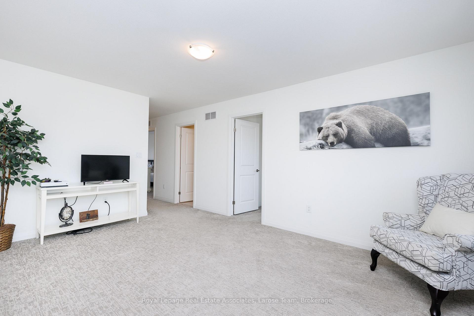 Photo 18 of Unit Upper, 31 Willson Drive, Thorold, Hurricane/Merrittville — HOMEH
