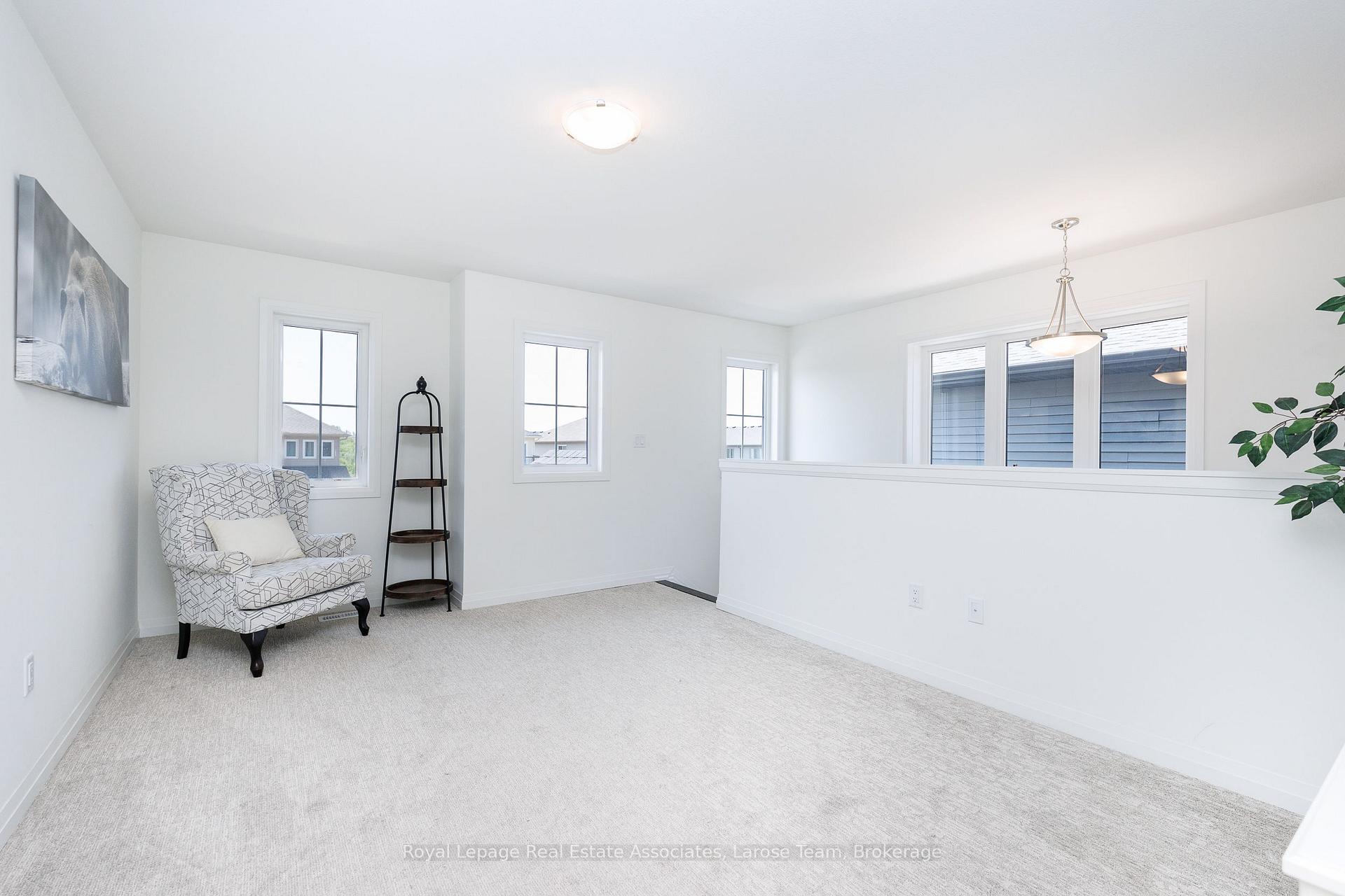 Photo 19 of Unit Upper, 31 Willson Drive, Thorold, Hurricane/Merrittville — HOMEH