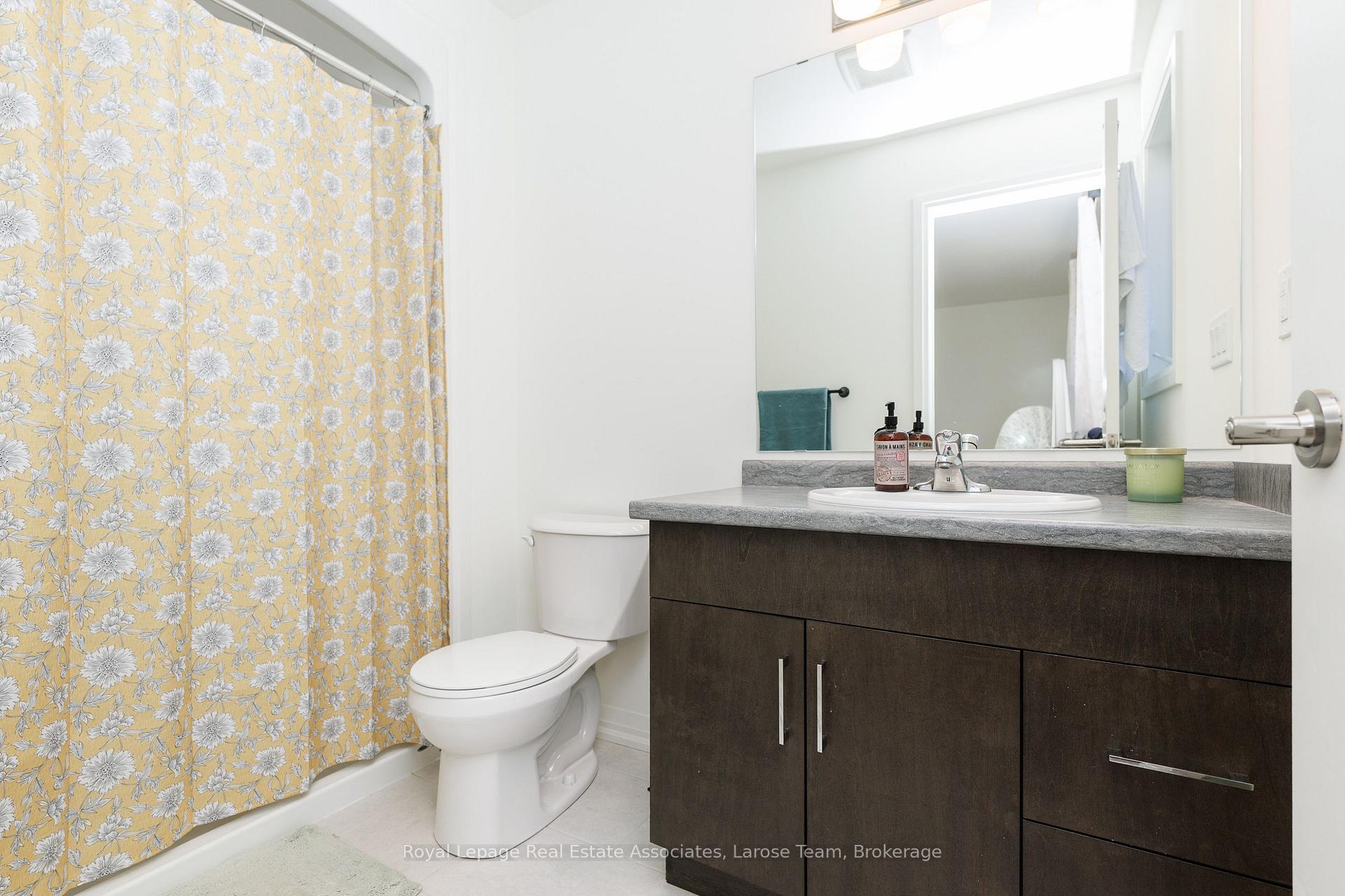 Photo 31 of Unit Upper, 31 Willson Drive, Thorold, Hurricane/Merrittville — HOMEH