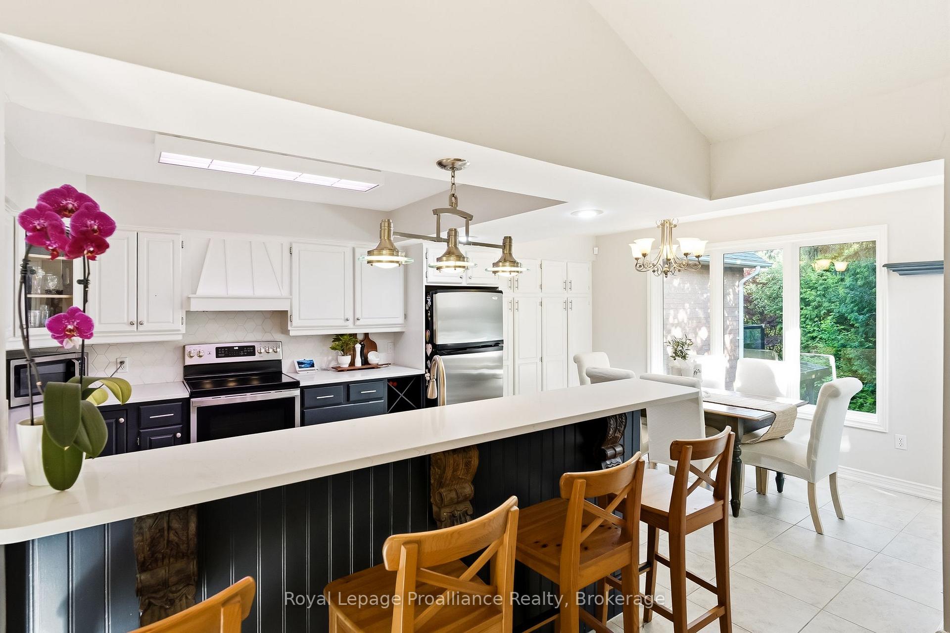 Photo 6 of 11 Gibson Place, Port Hope — HOMEH