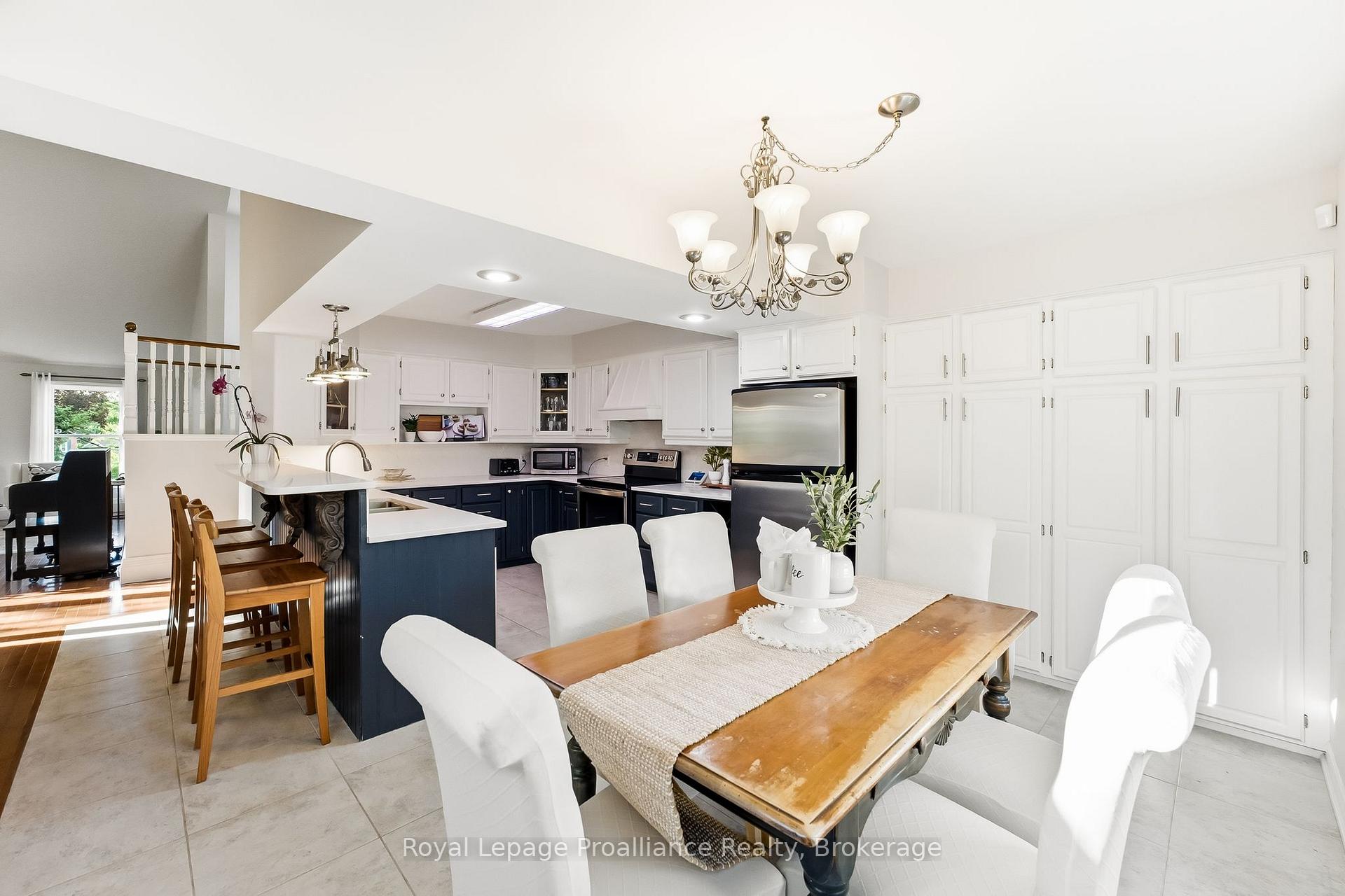 Photo 45 of 11 Gibson Place, Port Hope — HOMEH
