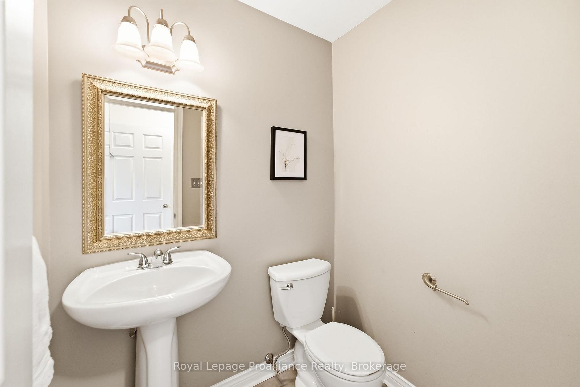 Photo 8 of 11 Gibson Place, Port Hope — HOMEH