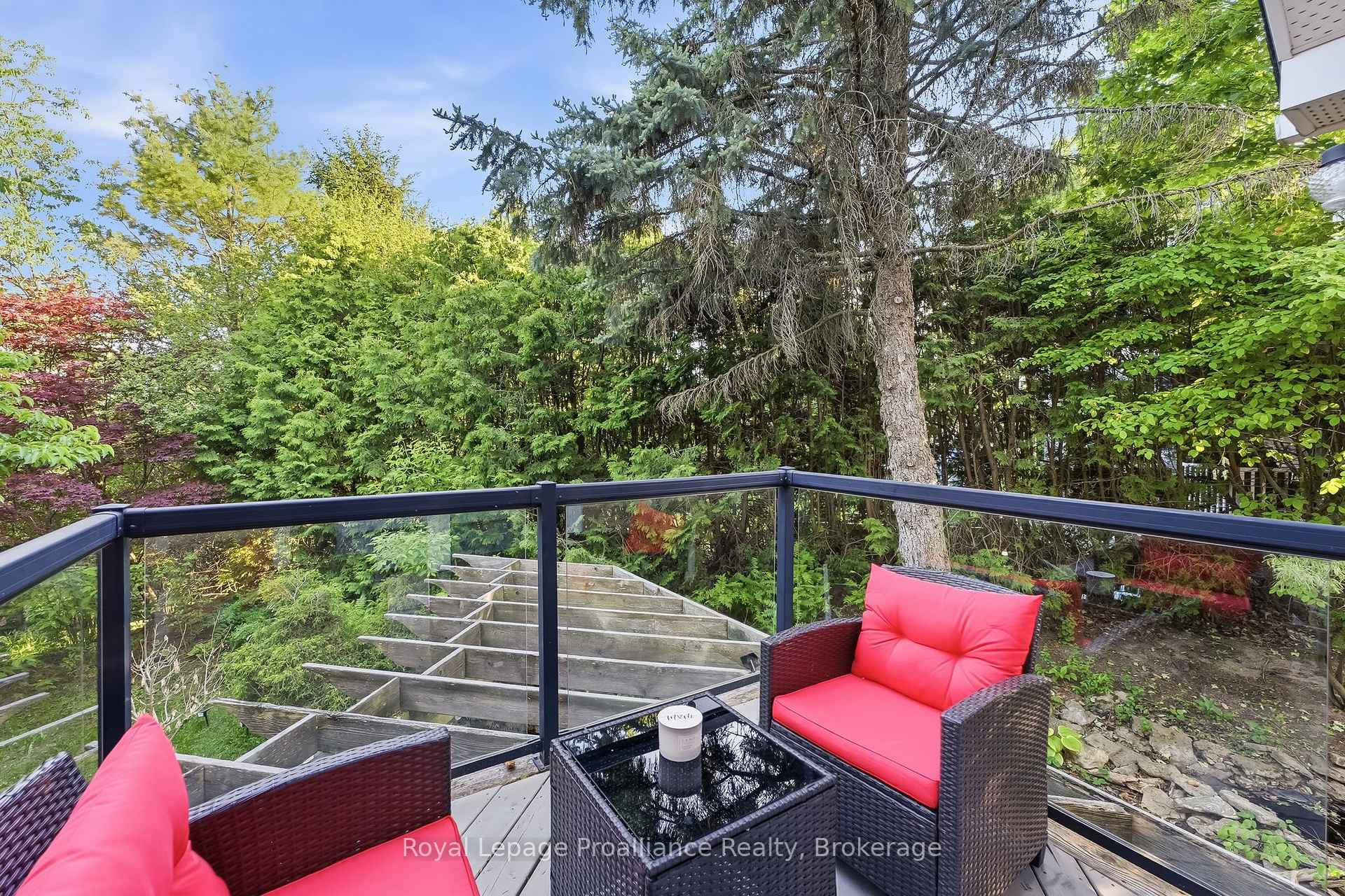 Photo 11 of 11 Gibson Place, Port Hope — HOMEH