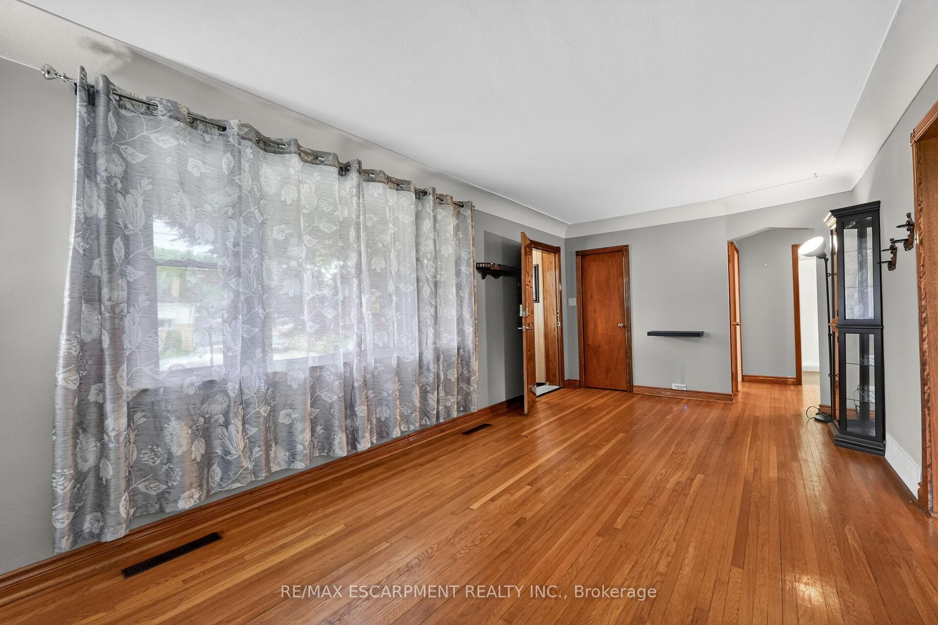 Photo 6 of 117 Stewartdale Avenue, Hamilton, Rosedale — HOMEH