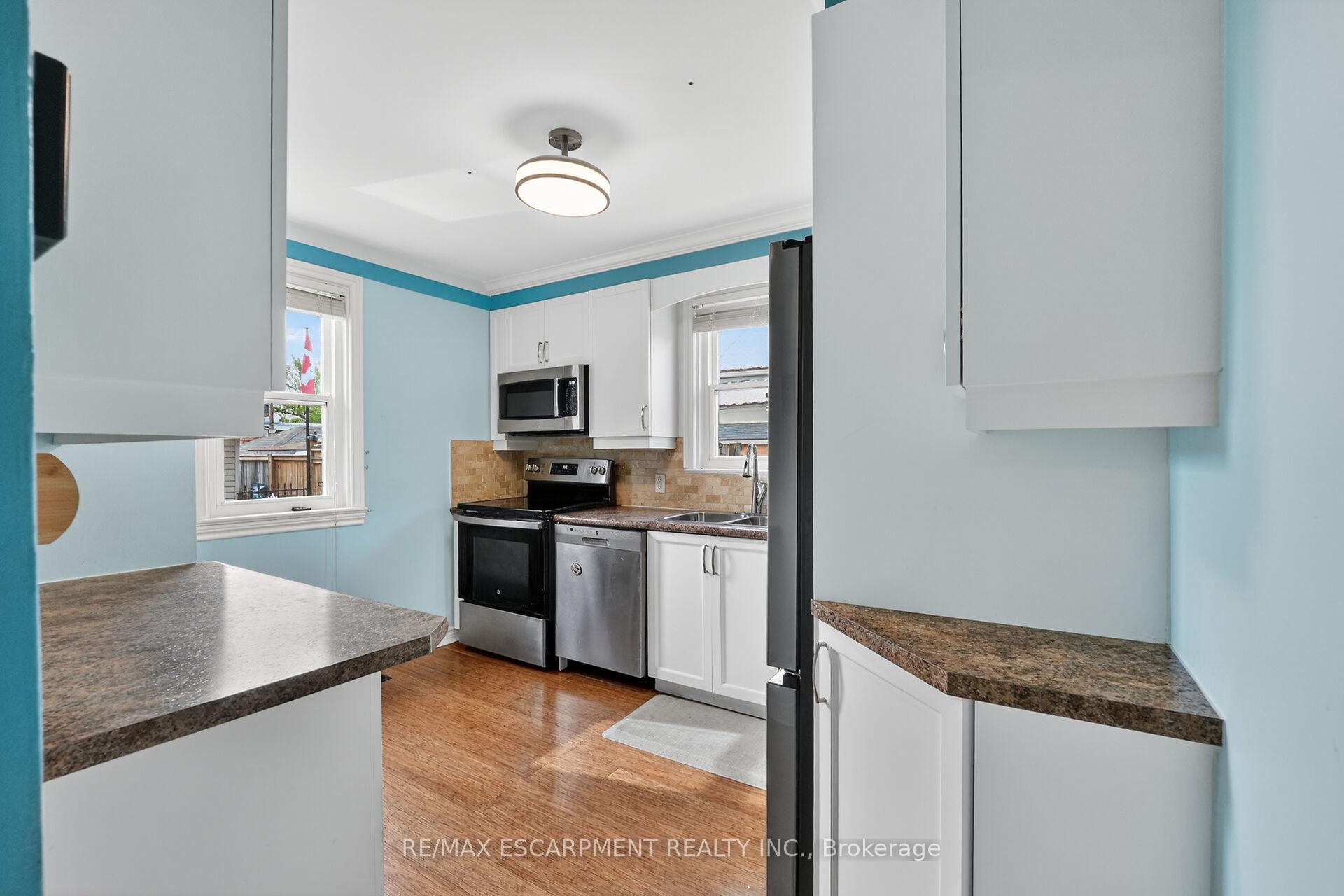 Photo 9 of 117 Stewartdale Avenue, Hamilton, Rosedale — HOMEH