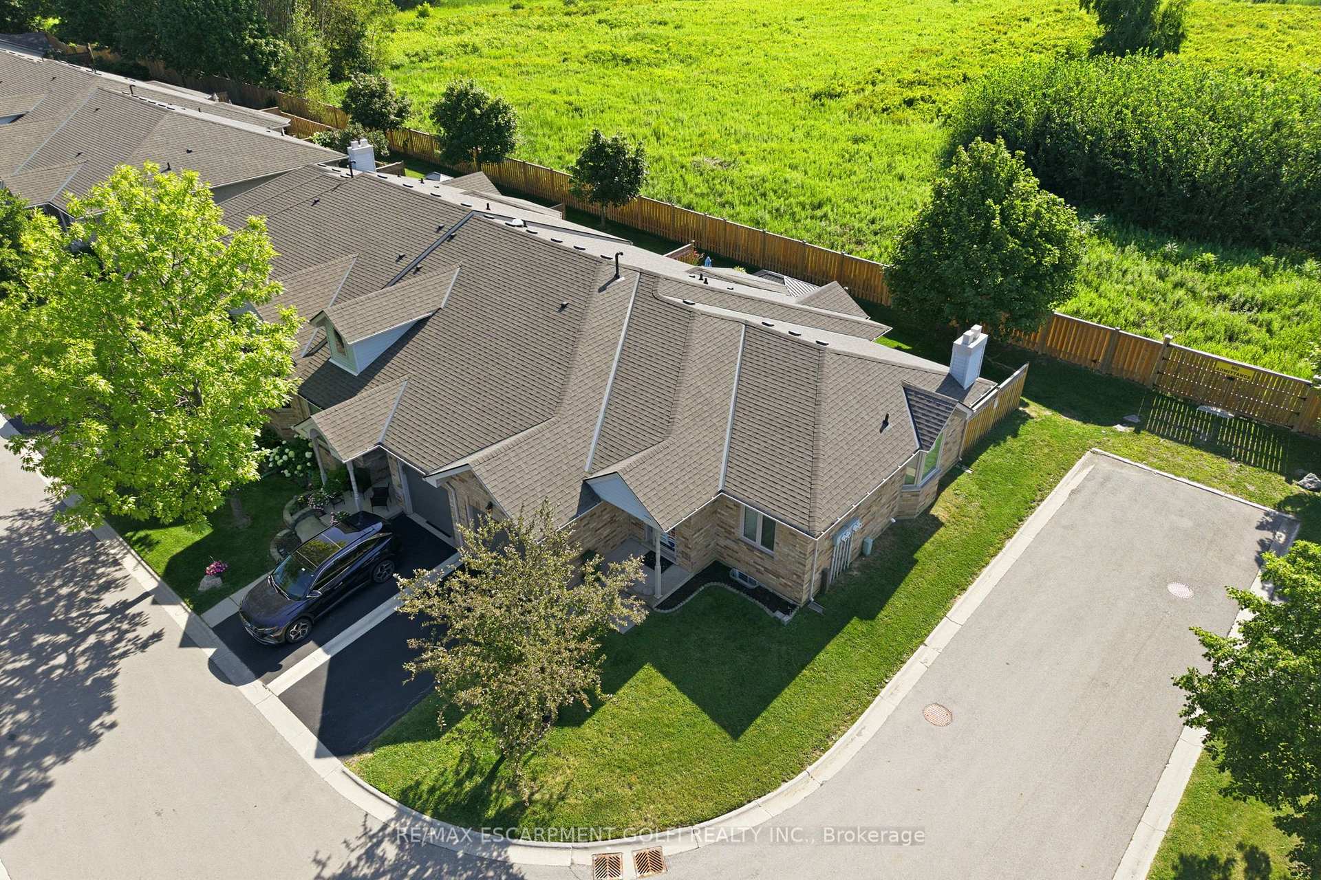 Photo 2 of 21 Cathy Drive, Hamilton, Rural Glanbrook — HOMEH